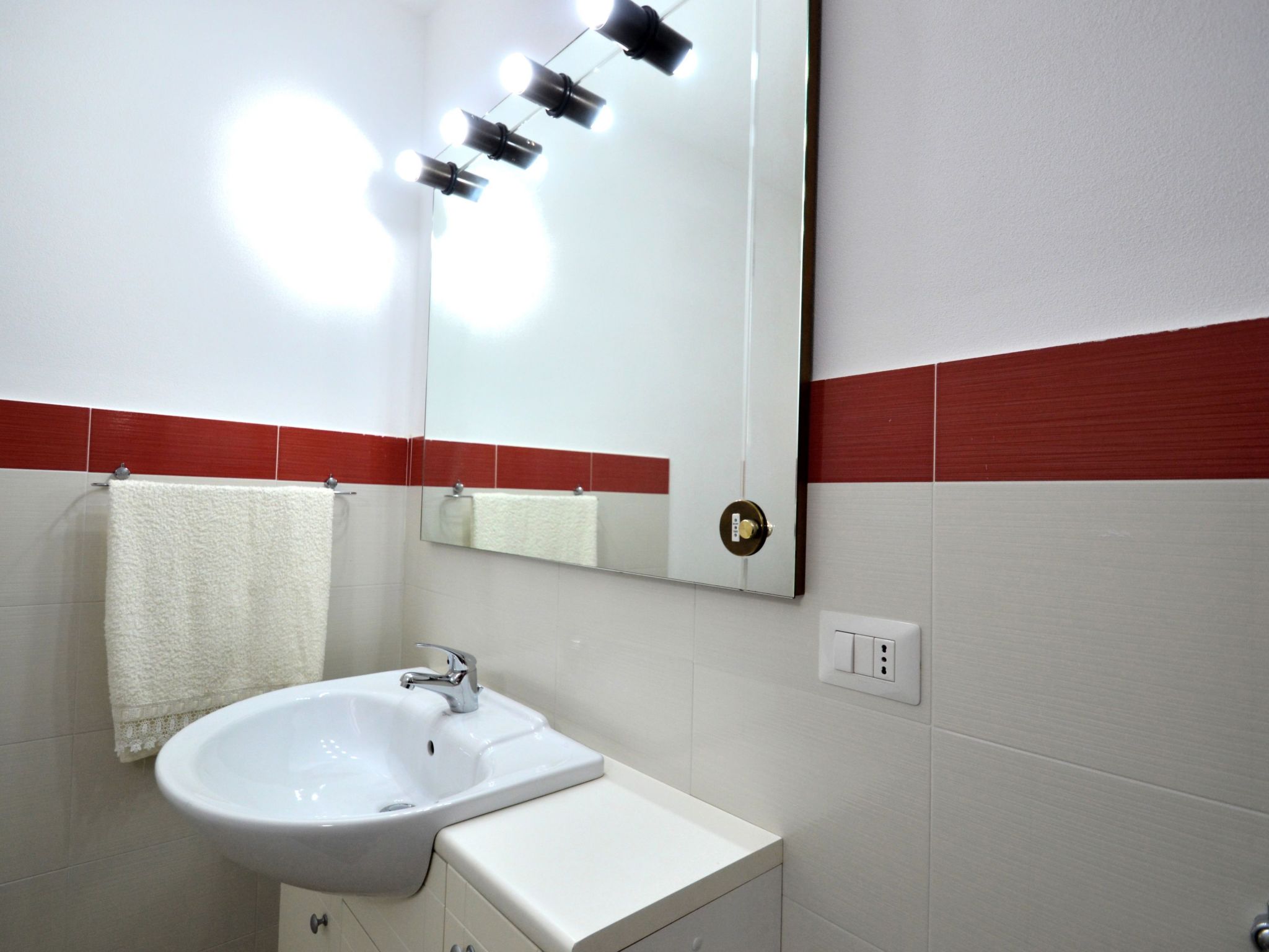 Chalet mit privatem Pool 8 Plätze klimatisiert Parkplatz bbq-Image-tags.info