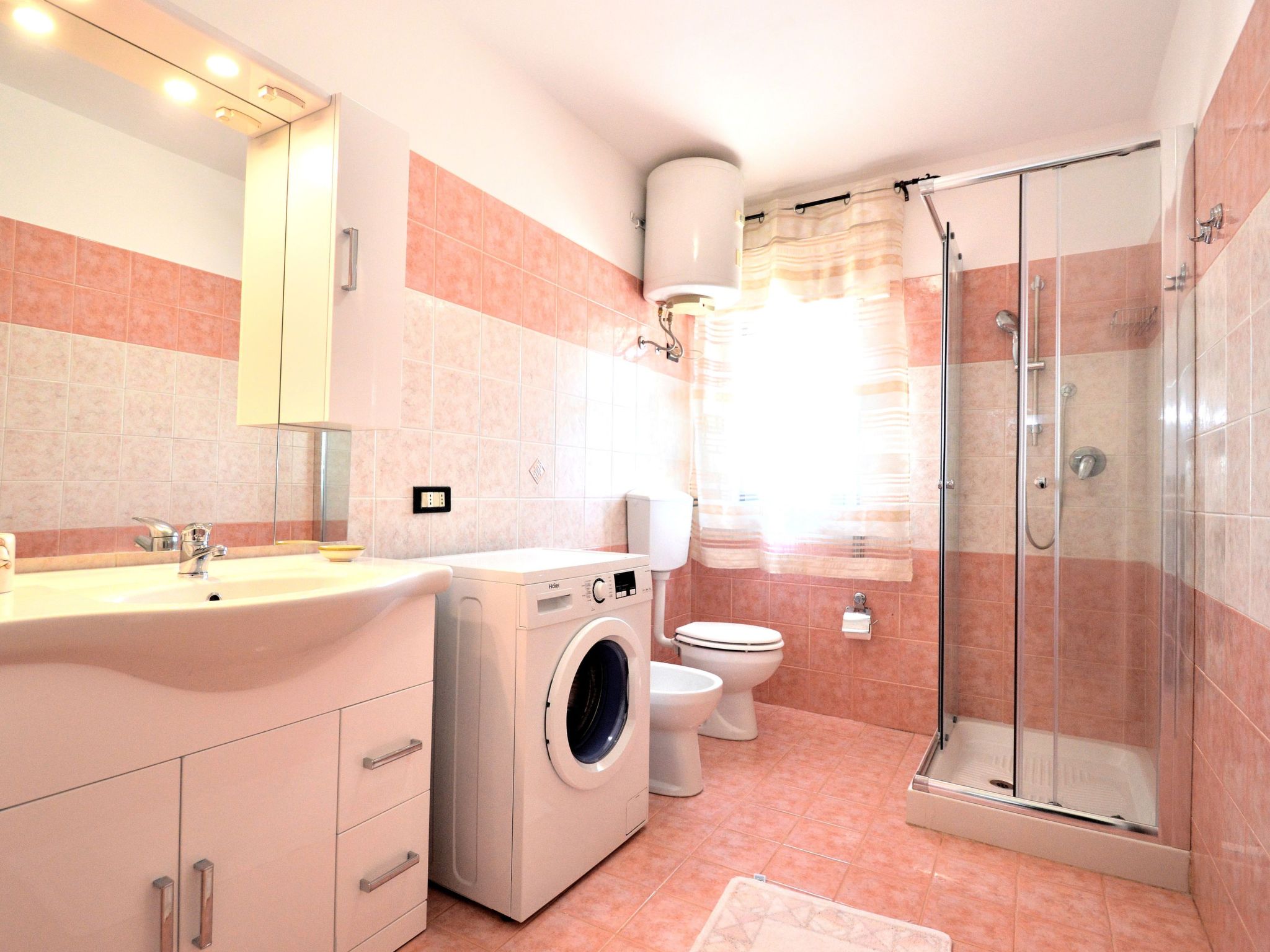 Chalet mit privatem Pool 8 Plätze klimatisiert Parkplatz bbq-Image-tags.info