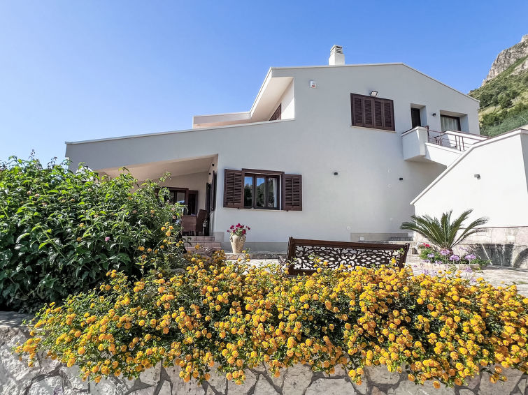 Search and Stay destination Castellammare del Golfo, Sicilia - Italy from AU$ 561. Bouganville di Patrizia