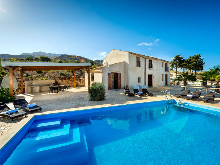 Villa Le Muse: Vrijstaande villa met privézwembad in Castellammare del Golfo in Castellammare del Golfo