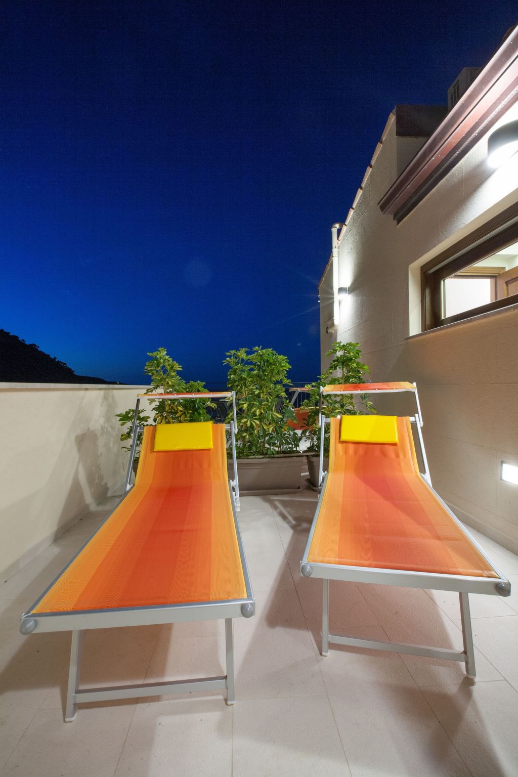 Uhrenterrasse-Inside