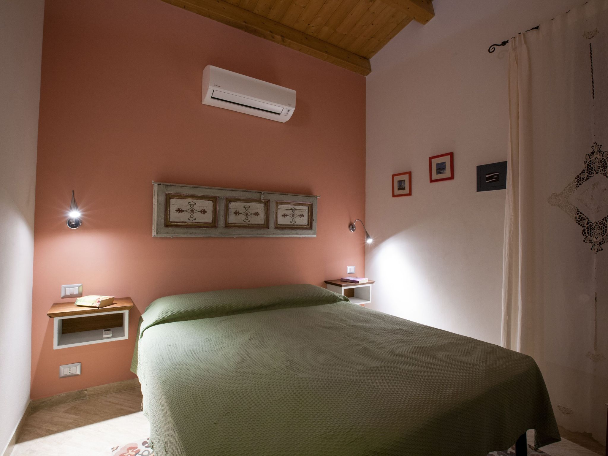 Uhrenterrasse-Inside