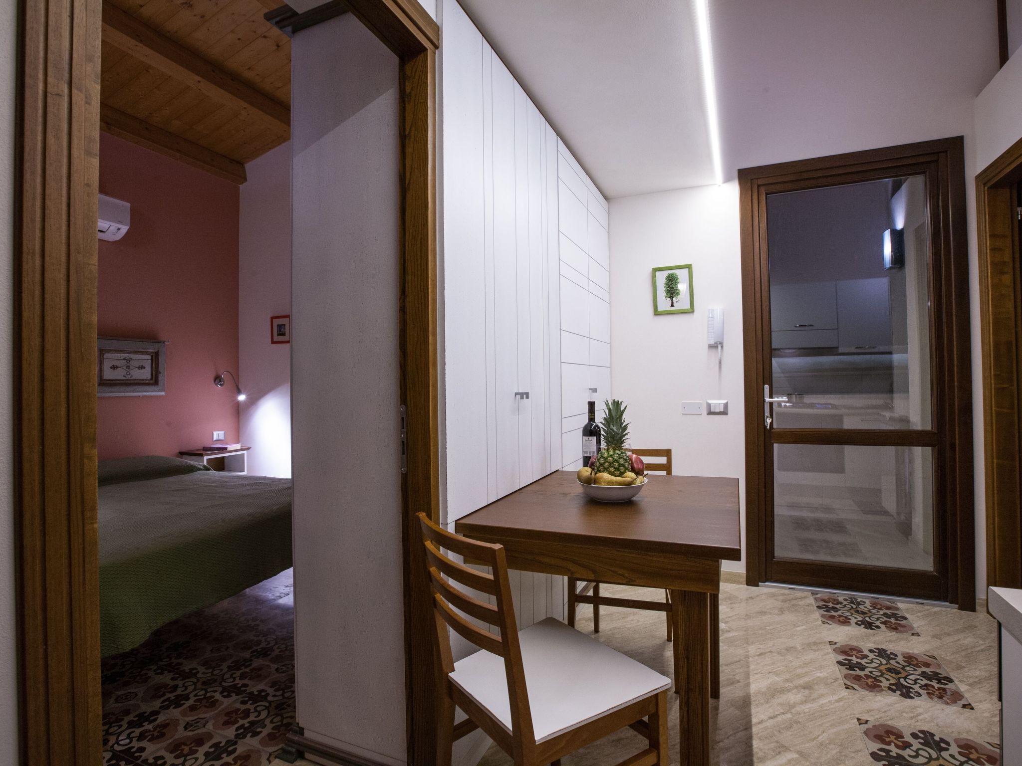 Uhrenterrasse-Inside