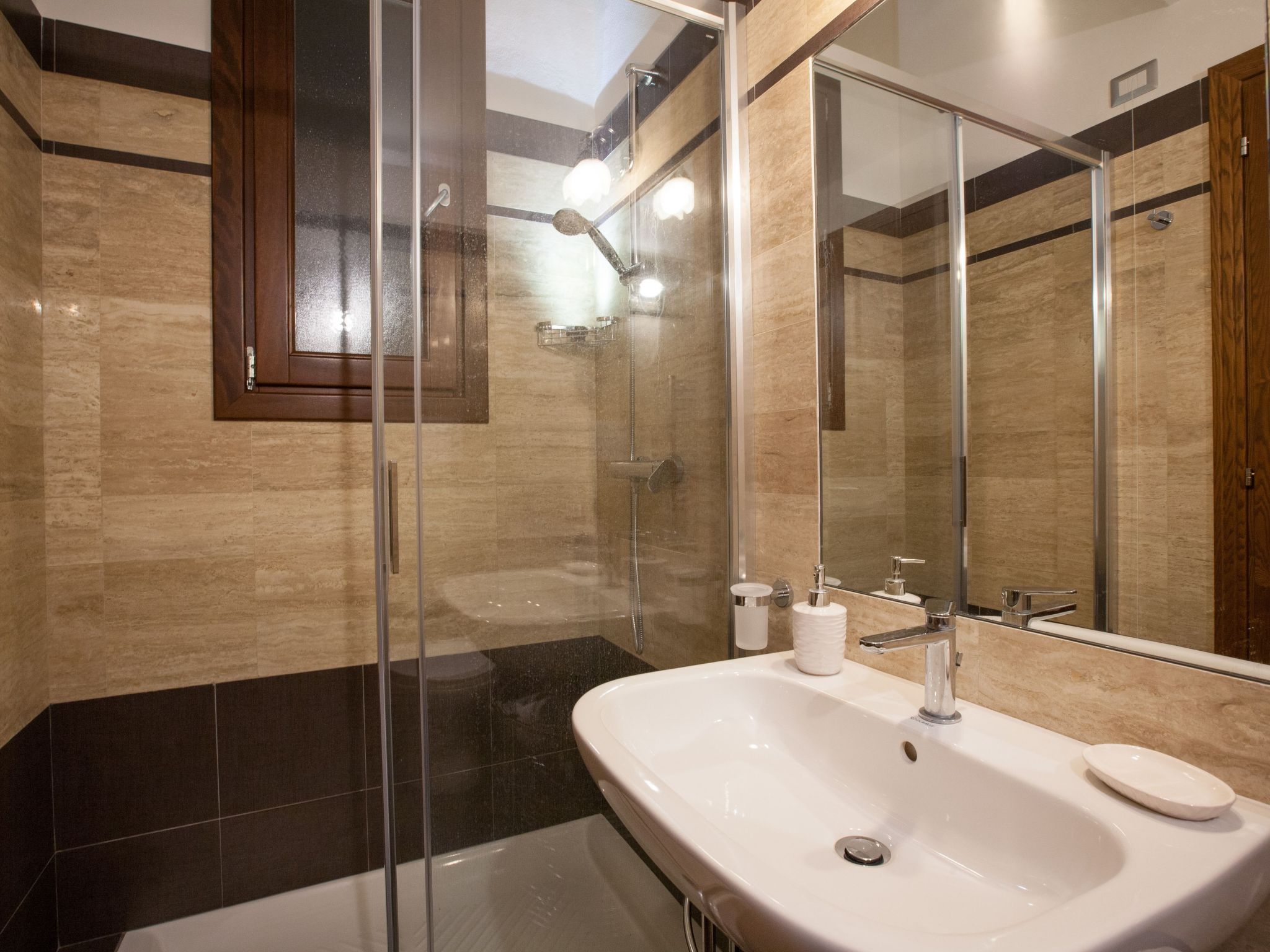 Uhrenterrasse-Inside