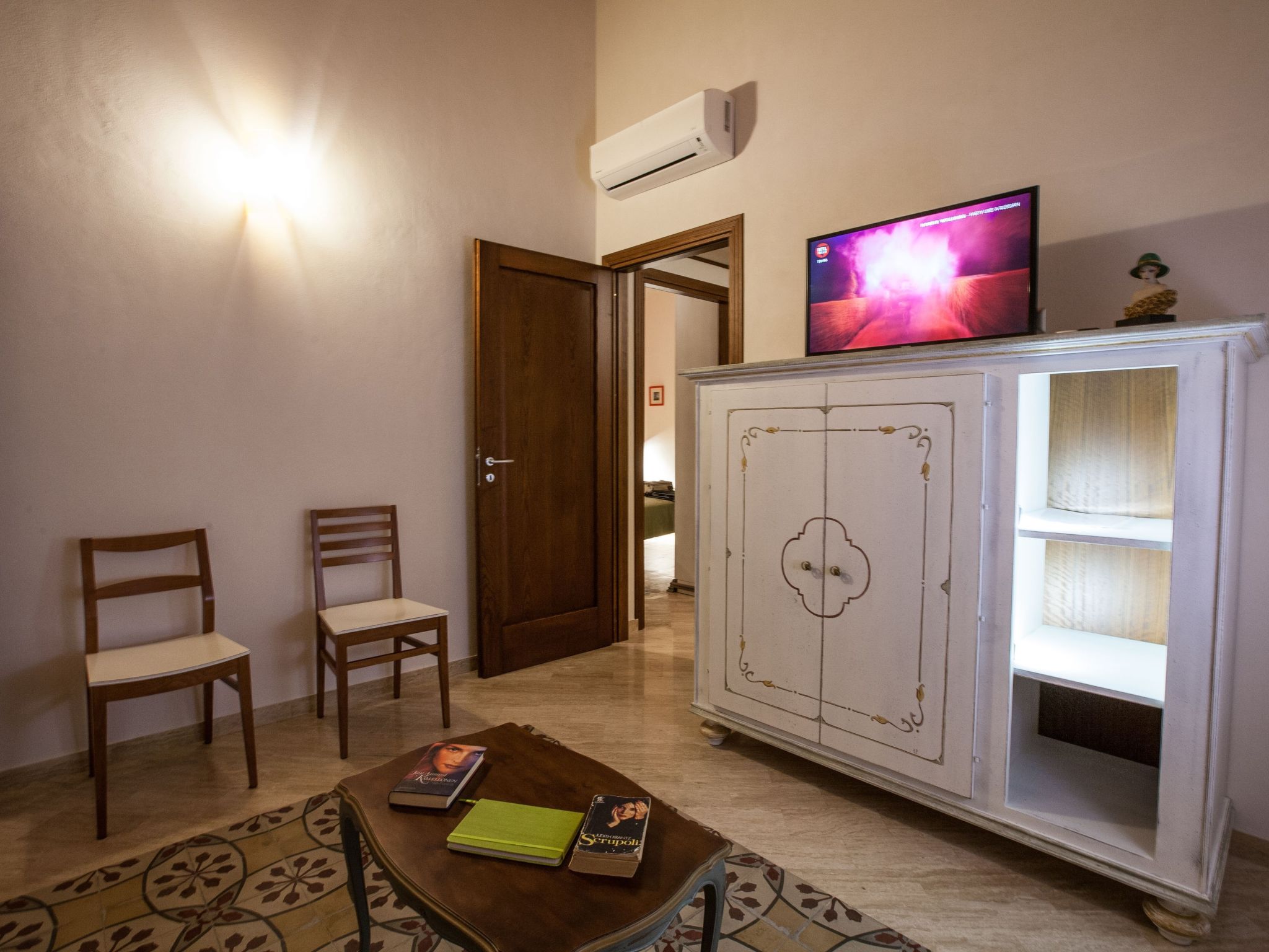 Uhrenterrasse-Inside