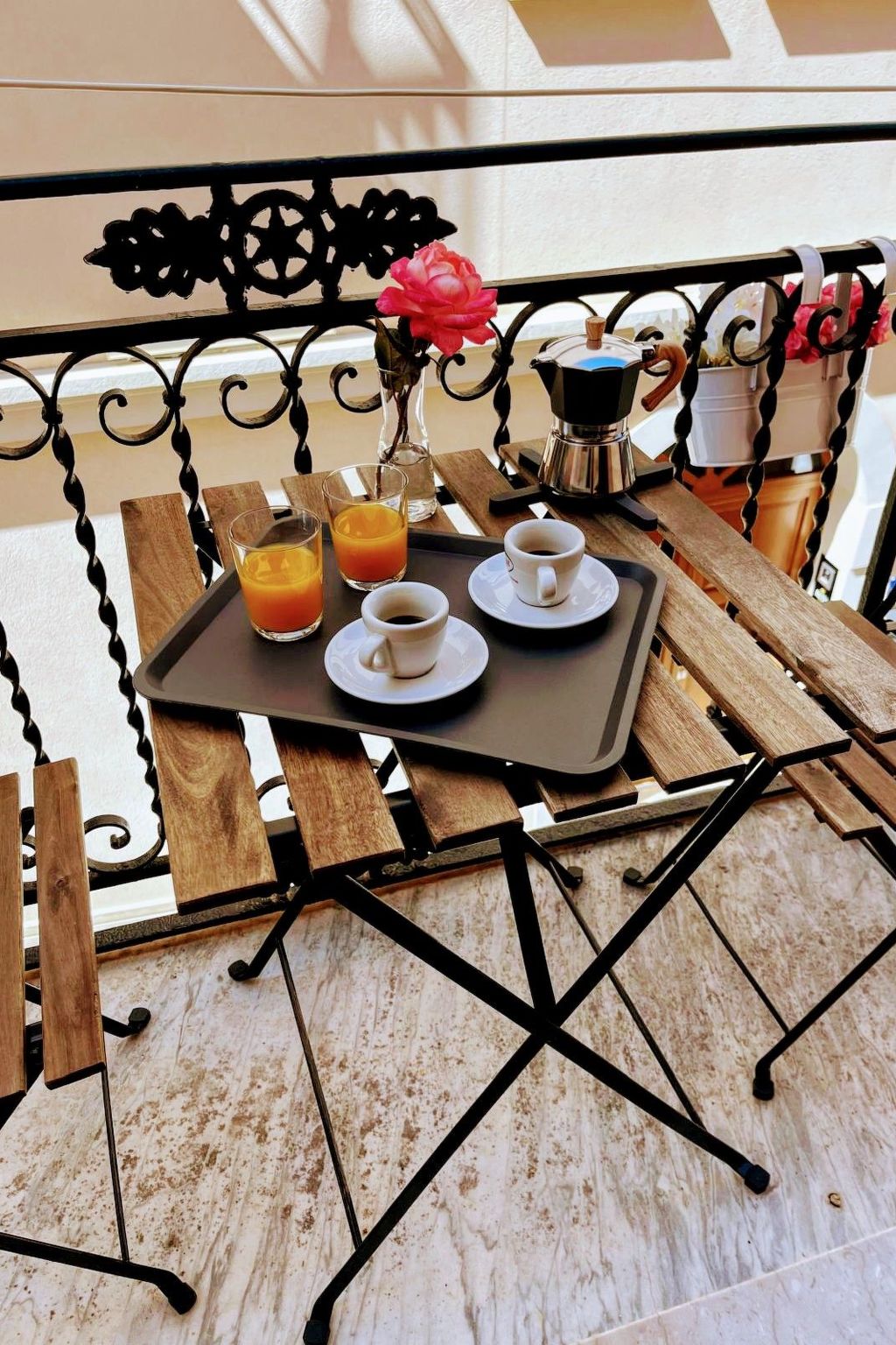 Located in the charming historic centre of Castellammare del Golfo, just 50 metres from the famous 4 Canti, this first-floor flat is the ideal choice for those wishing to explore the city on foot. Rec..