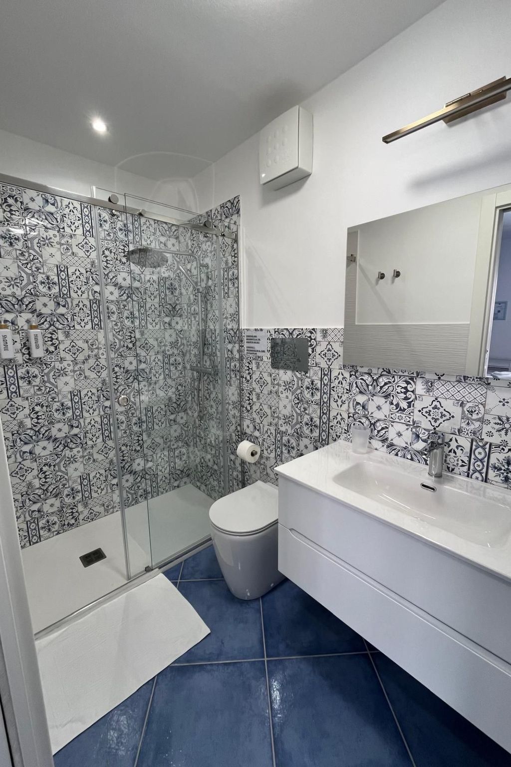 Oikos Design-Ferienwohnung mit Aussicht-Binnen