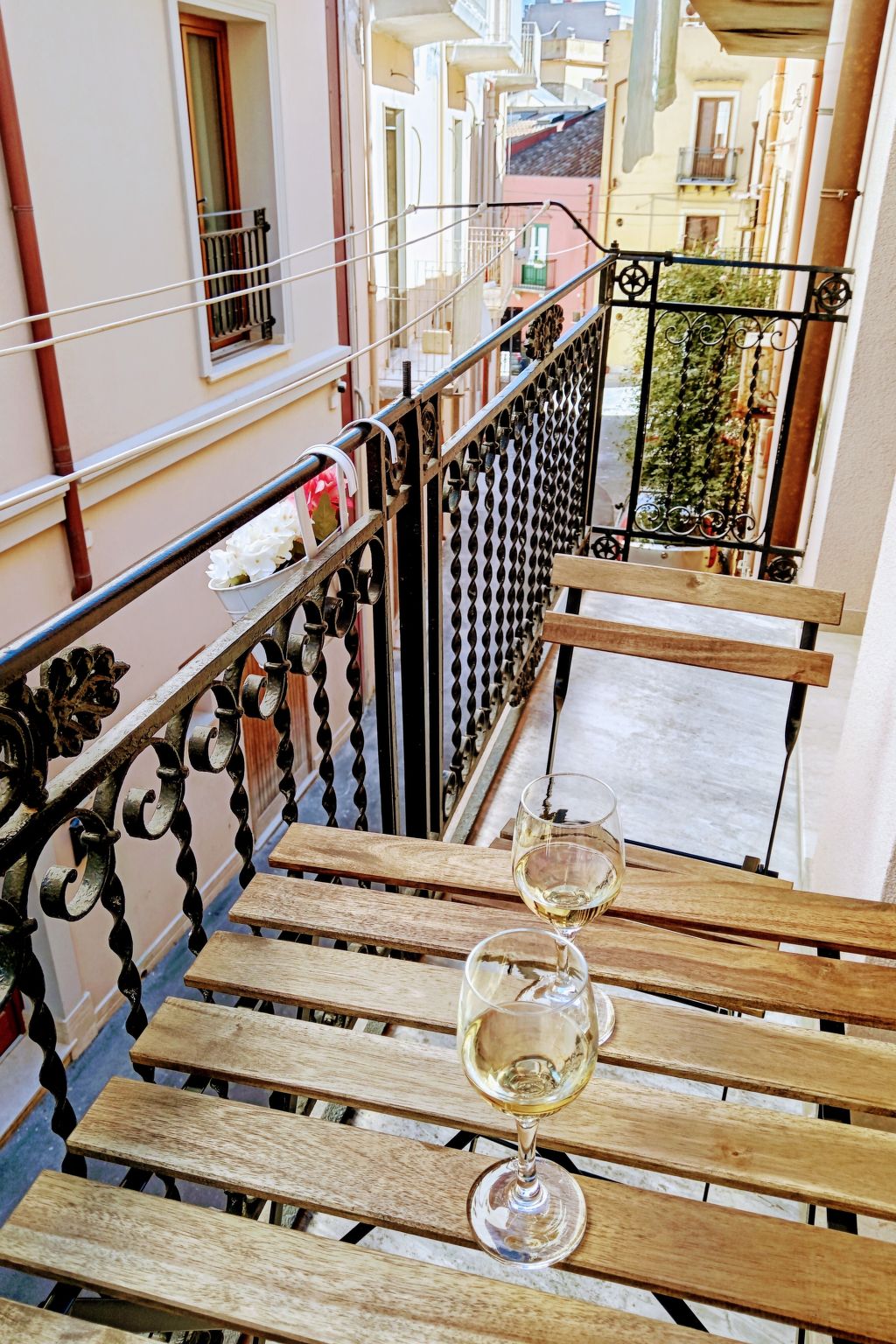 Oikos Design-Ferienwohnung mit Aussicht-Binnen