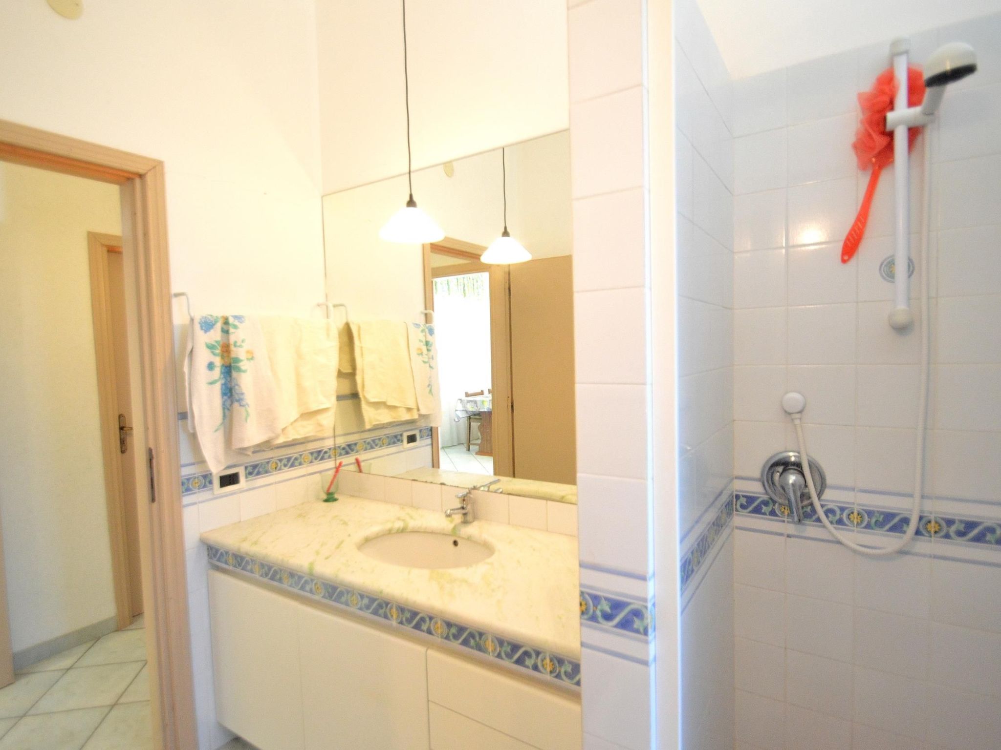 Haus in Sporting Village mit überdachtem Parkplatz-Image-tags.info