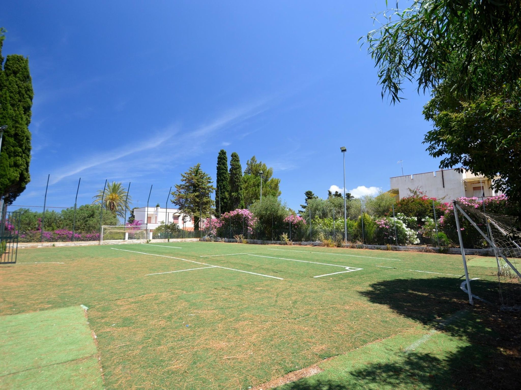 Haus in Sporting Village mit überdachtem Parkplatz-Image-tags.info