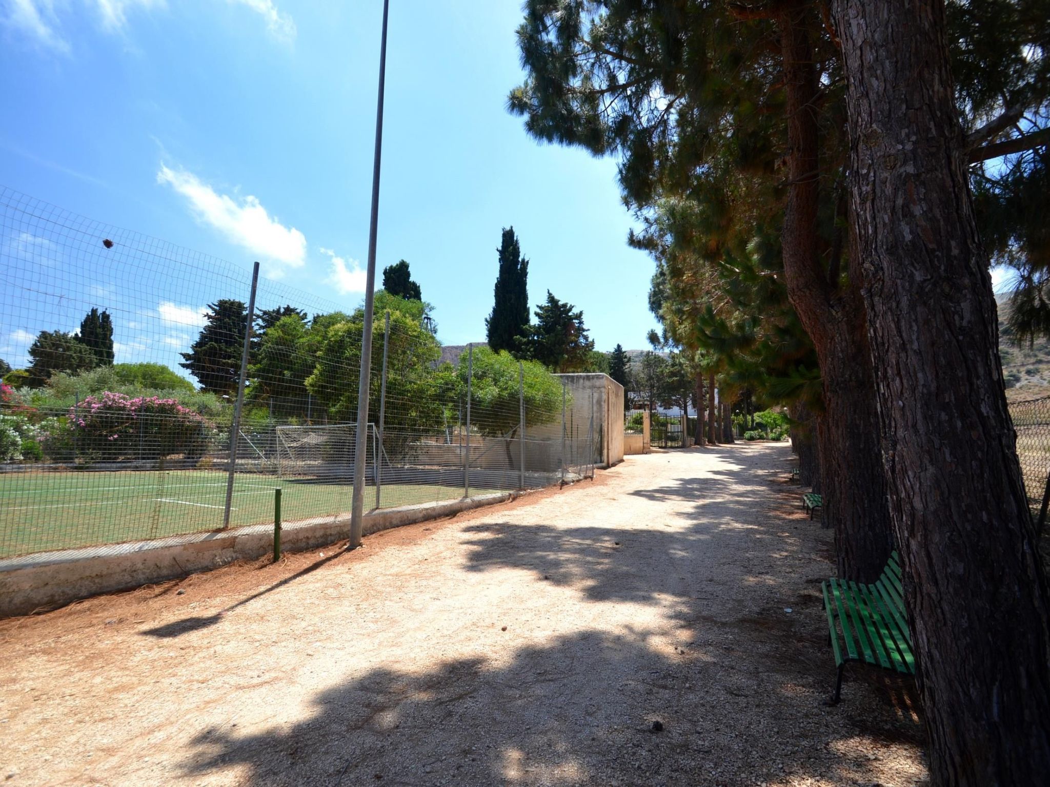 Haus in Sporting Village mit überdachtem Parkplatz-Image-tags.info