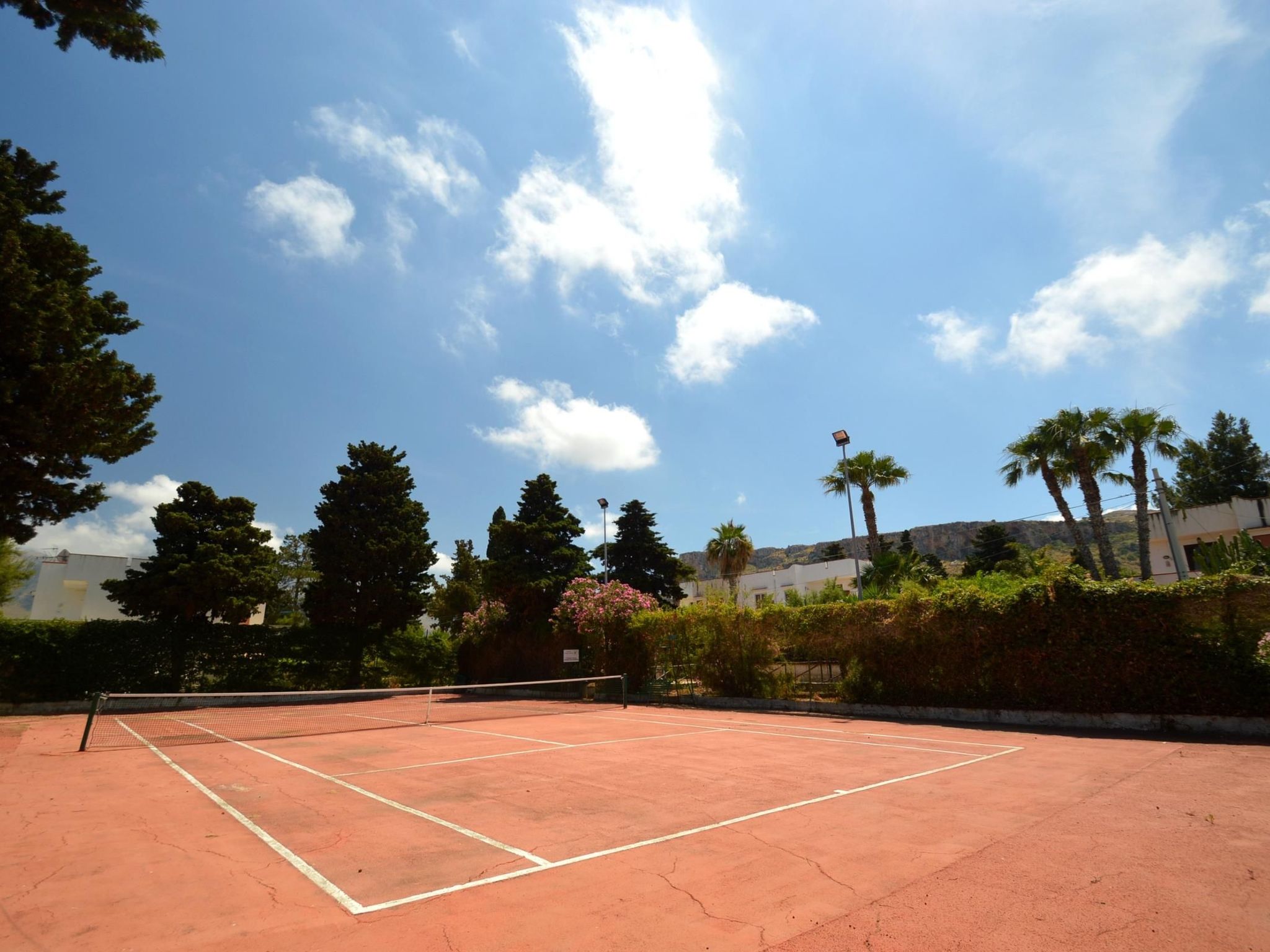 Haus in Sporting Village mit überdachtem Parkplatz-Image-tags.info