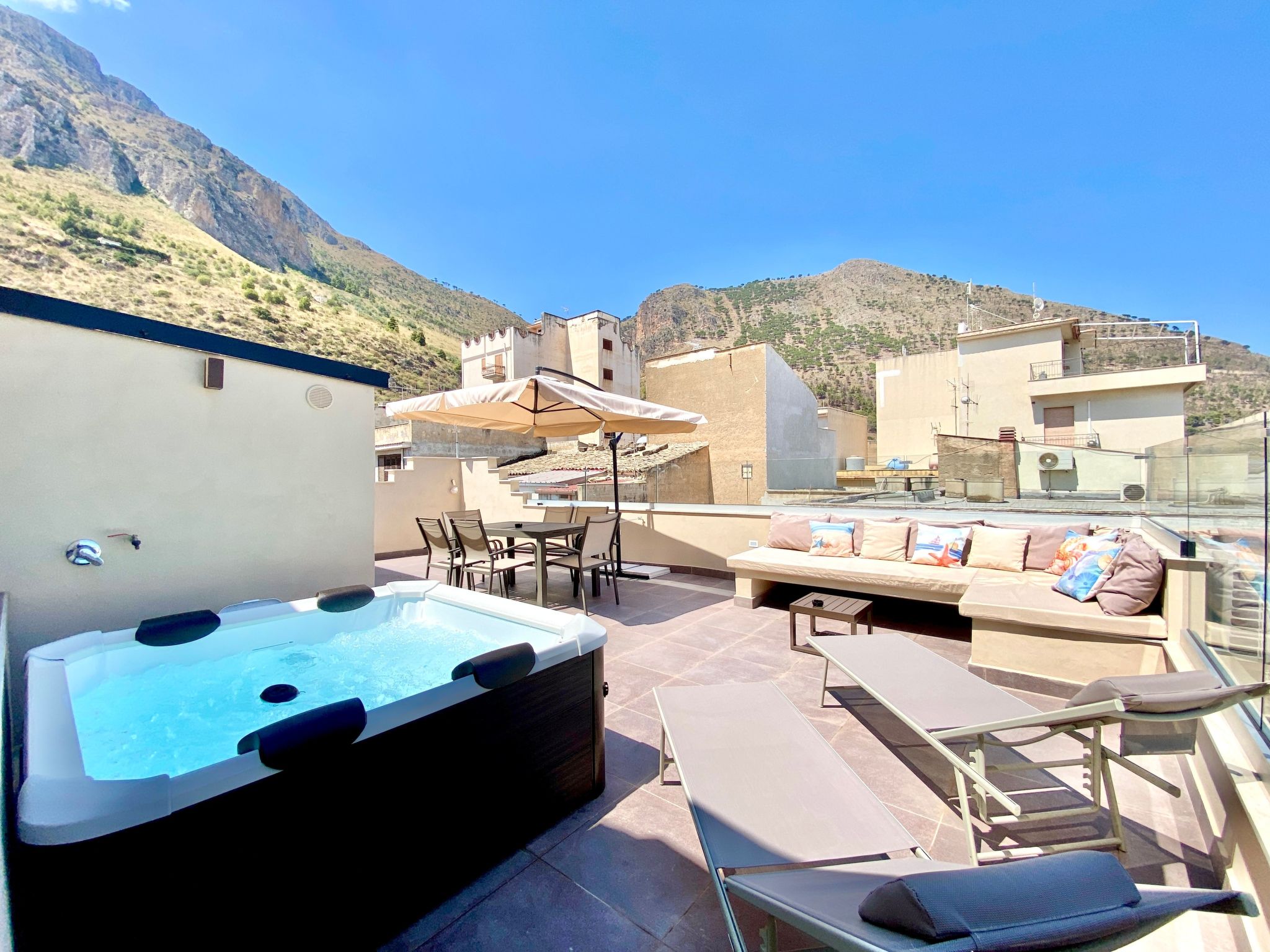 GS Urlaub del Golfo Haus mit Jacuzzi-Image-tags.info