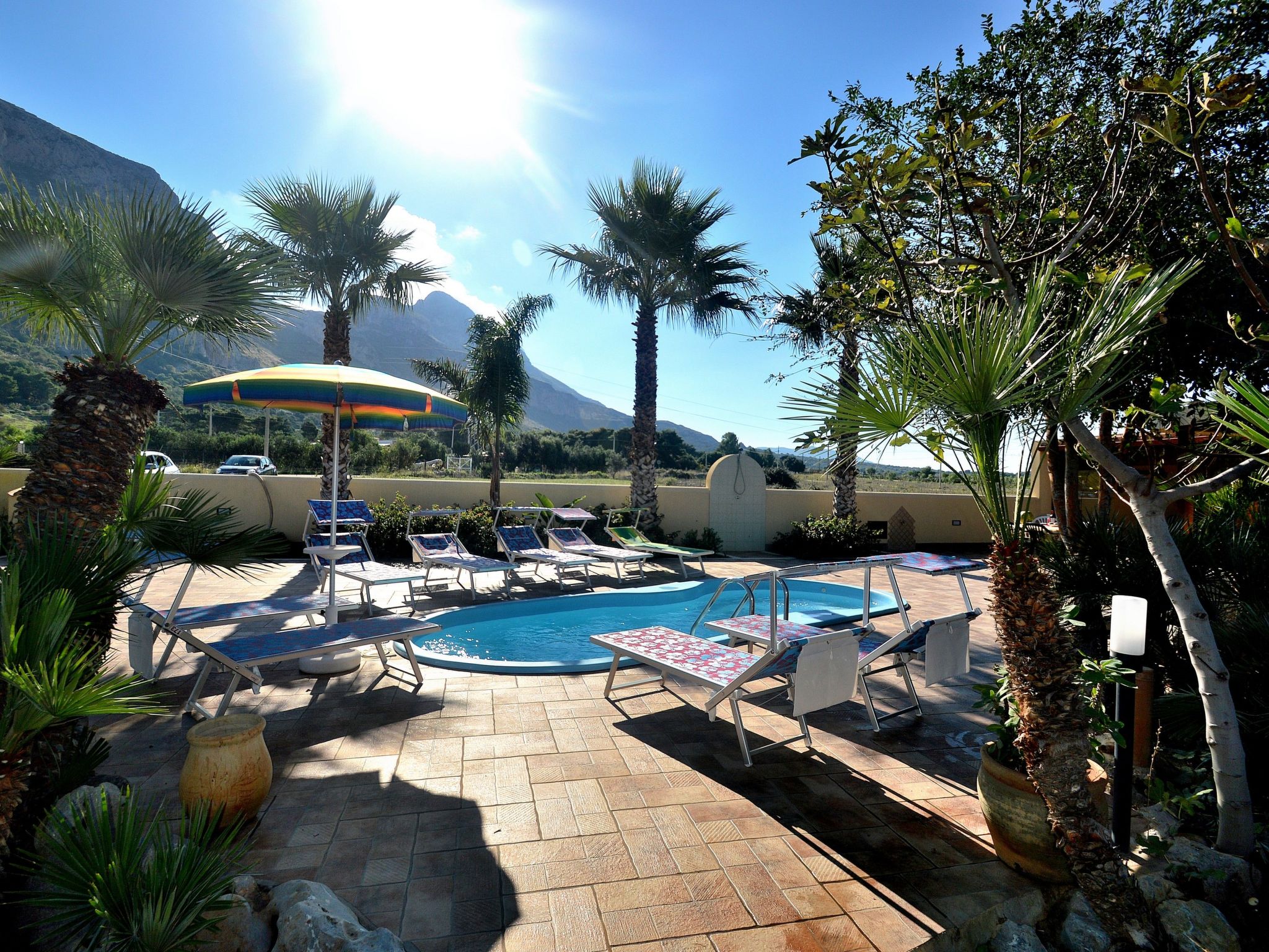 Mit eigenem Pool-Dedans