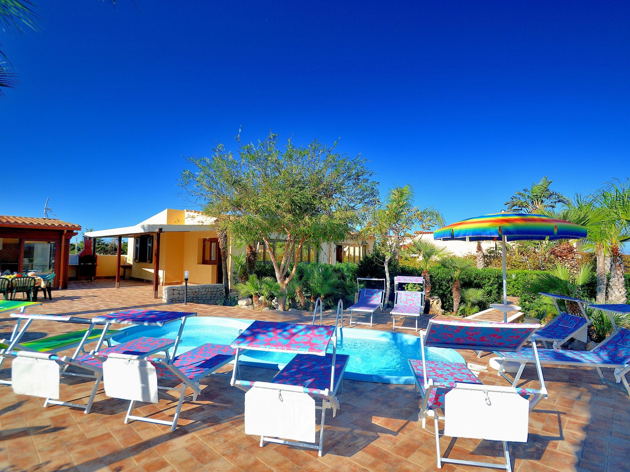 Mit eigenem Pool-Dedans