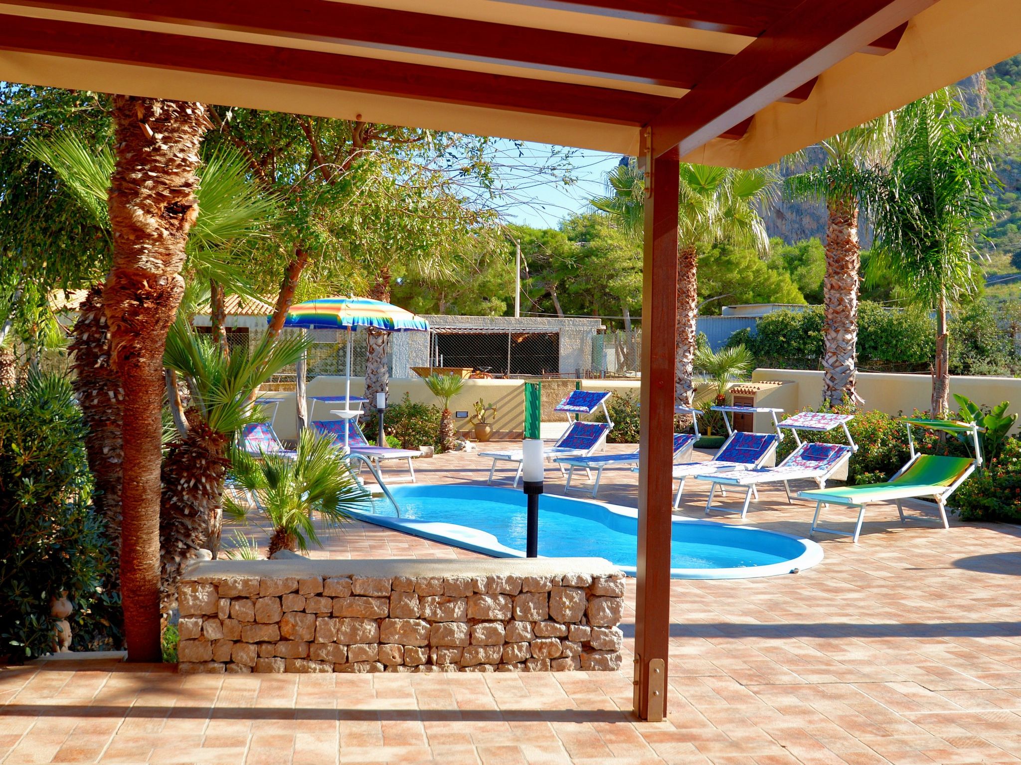 Mit eigenem Pool-Dedans