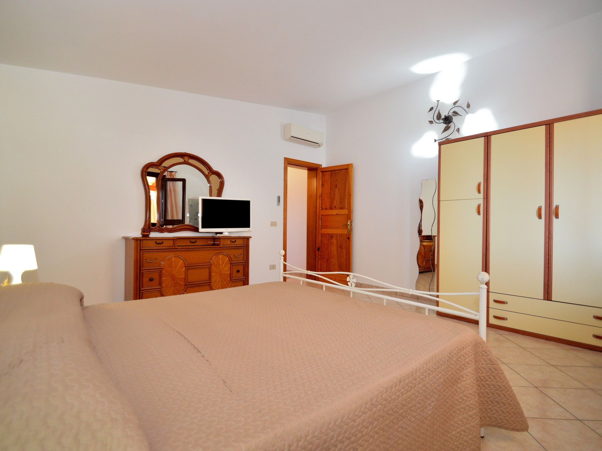 Mit eigenem Pool-Dedans