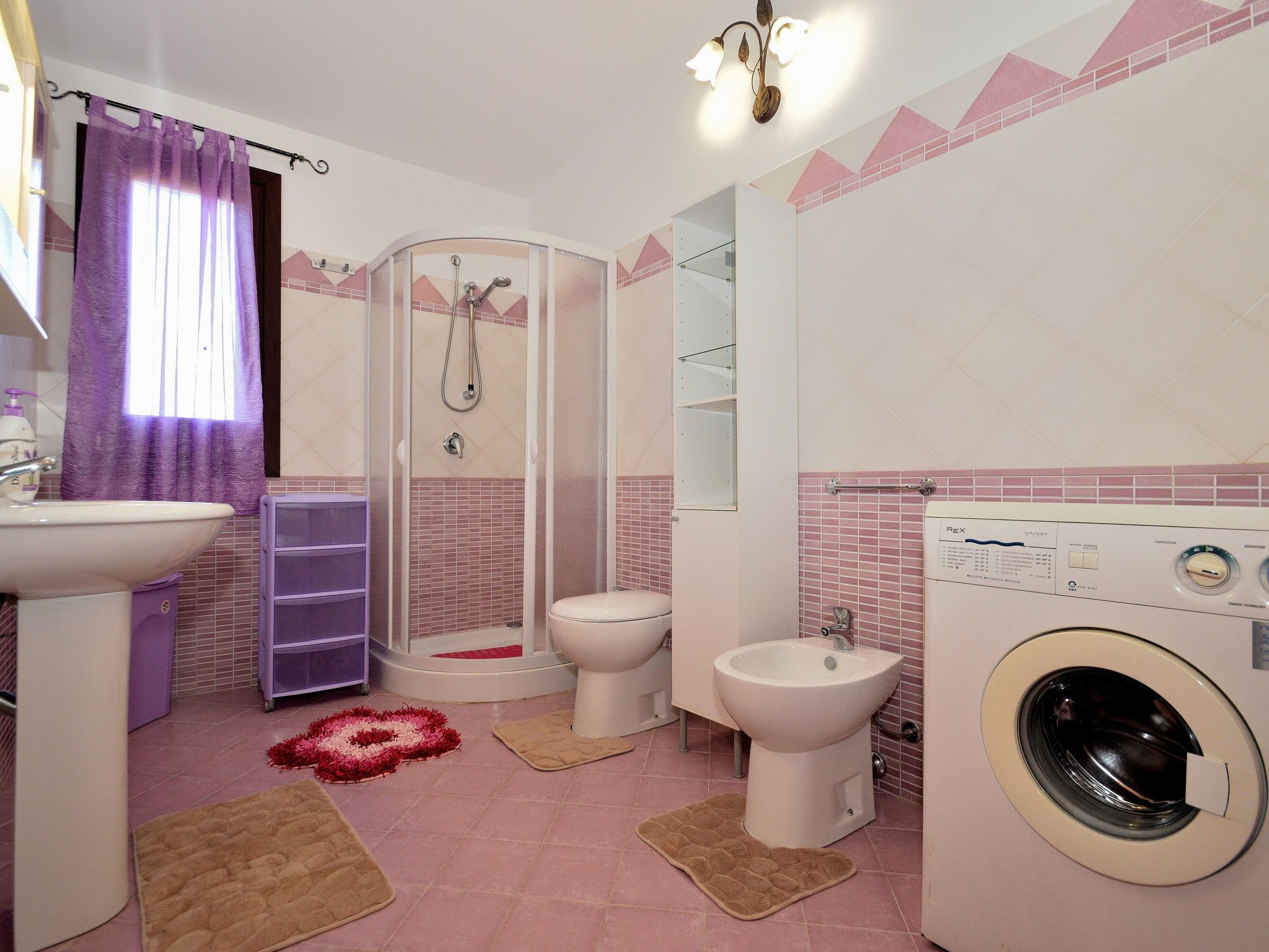 Mit eigenem Pool-Dedans