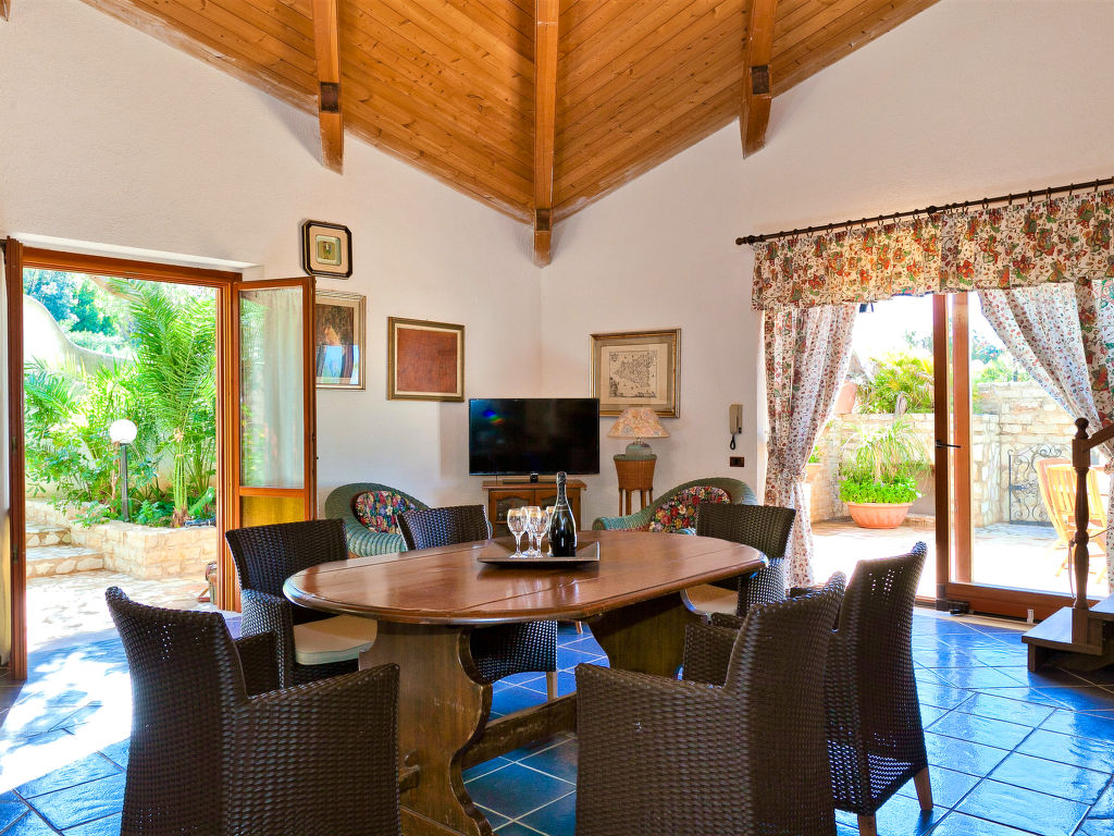 Le Palme — Living Room