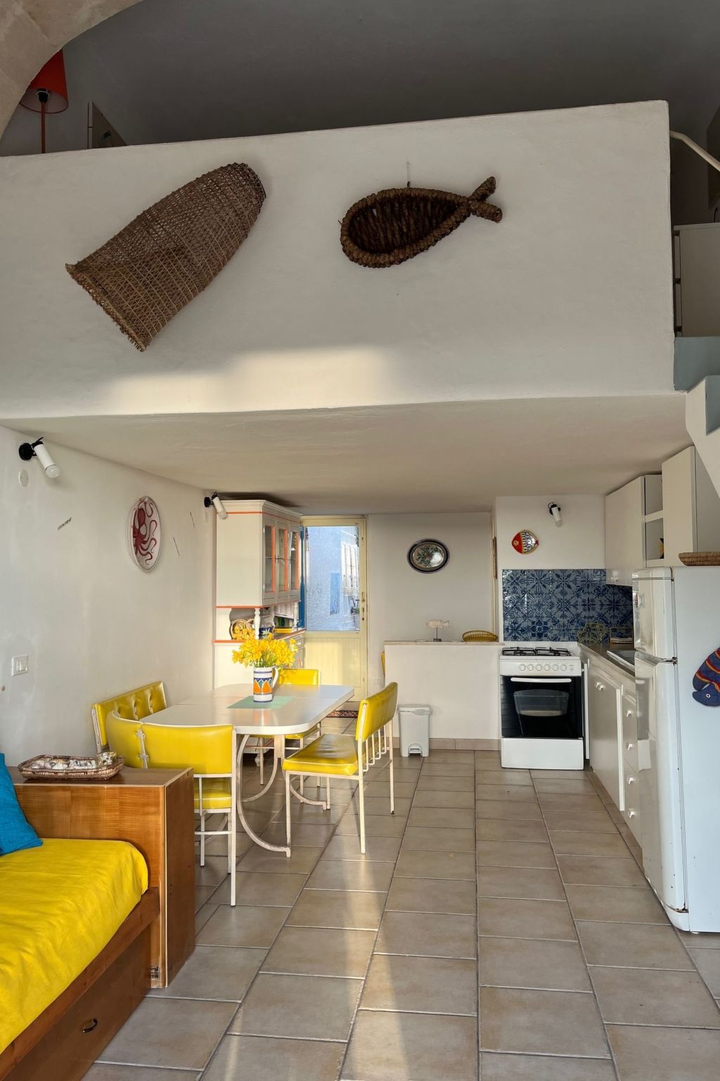 Casetta Favonia - Favignana Insel Sizilien — Kitchen / Dining Room (5 of 9)