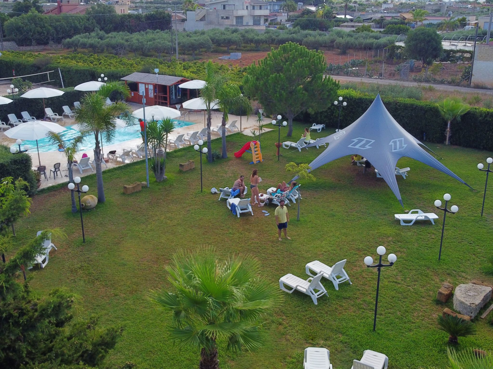 Angenehme Wohnung mit Terrasse, Schwimmbad-Binnen