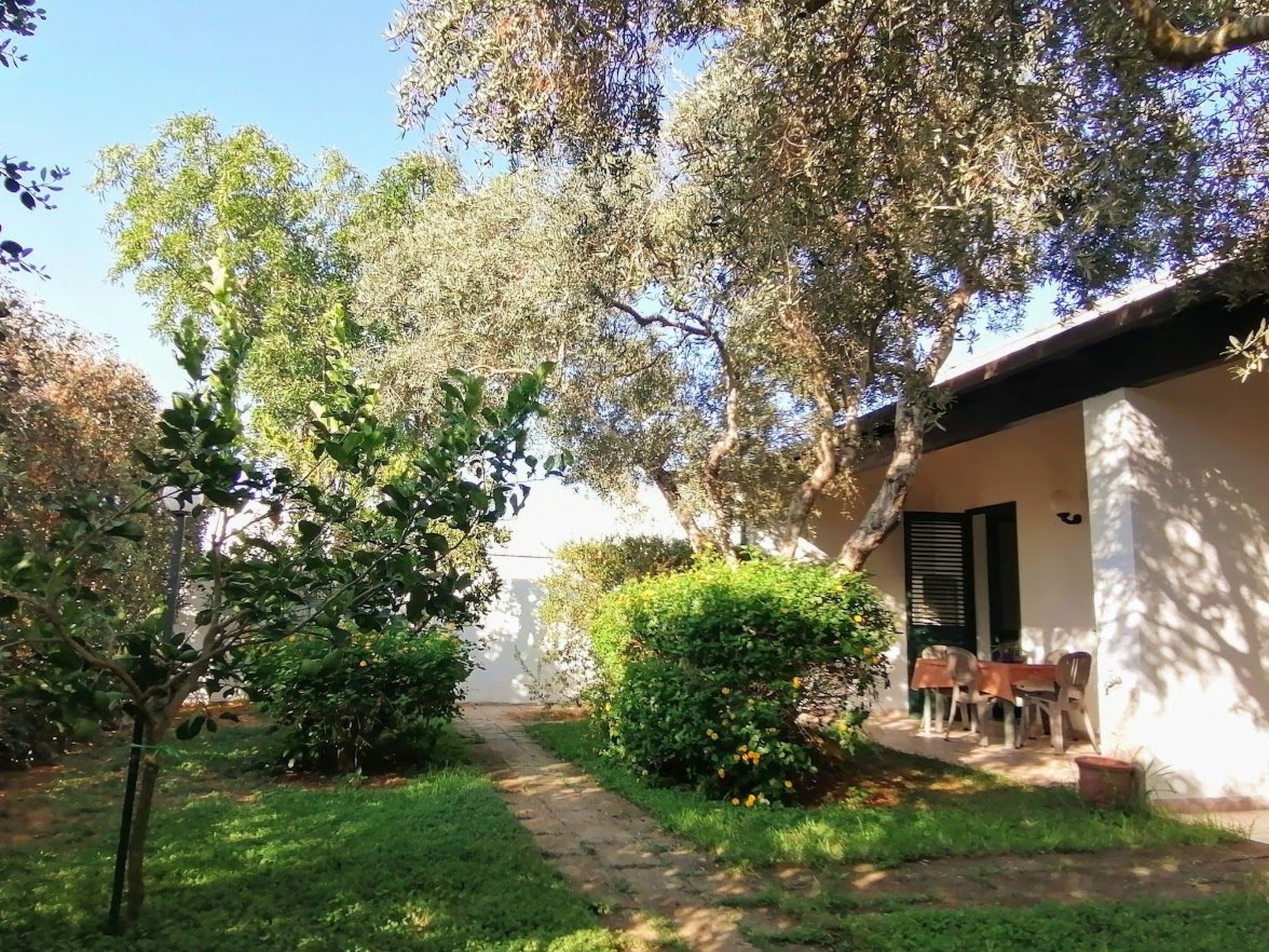 In Marsala mit Terrasse, gemeinschaftlichem Pool und Grill-Binnen