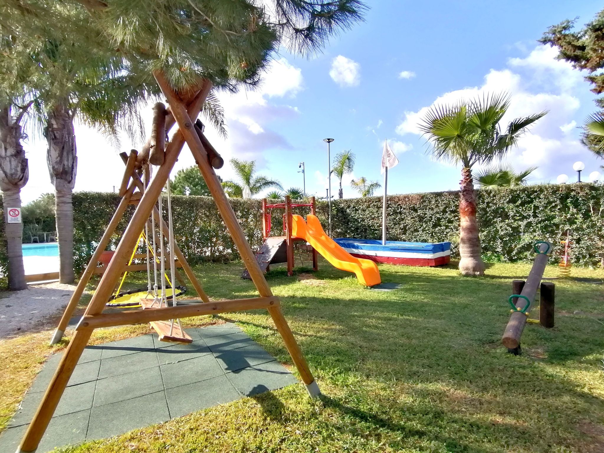 In Marsala mit Terrasse, gemeinschaftlichem Pool und Grill-Binnen