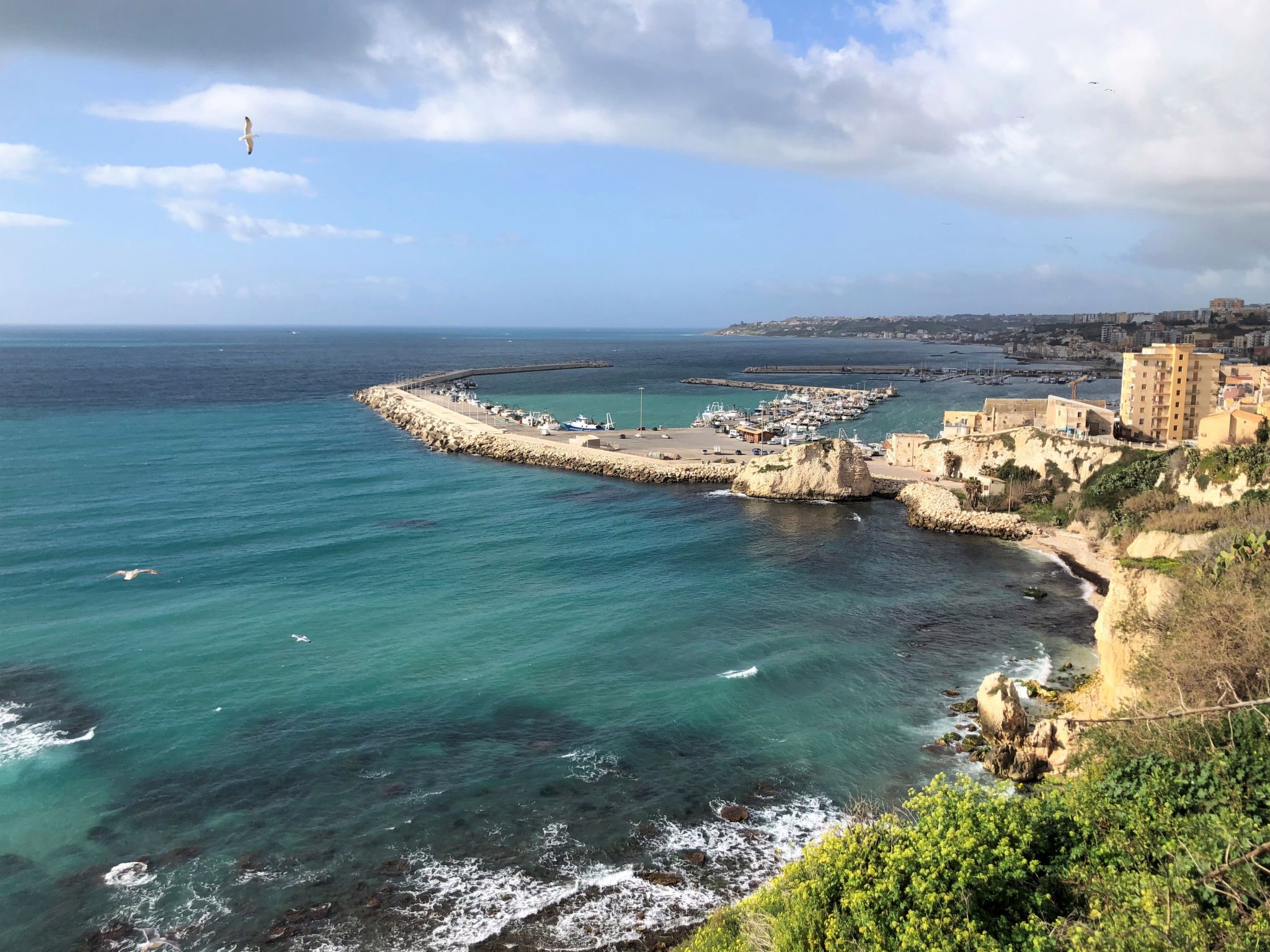 Ruhige Ferienwohnung in Sciacca mit Grill und Terrasse und Meerblick-Area