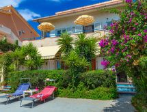 Ruhige Ferienwohnung in Sciacca mit Terrasse, Garten und Grill und Meerblick