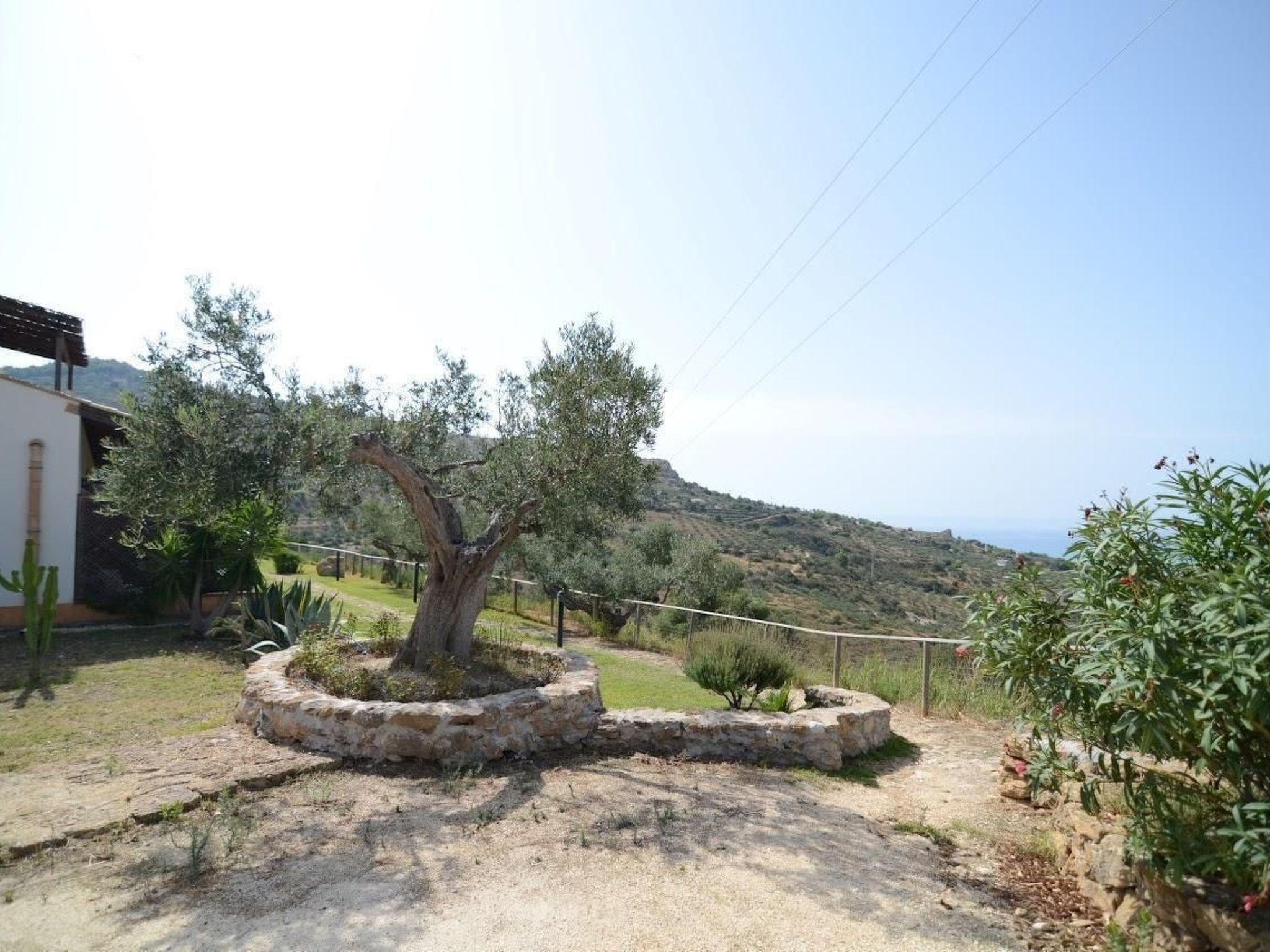 Residence La Luna nel pozzo - Appartamento Papavero-Binnen