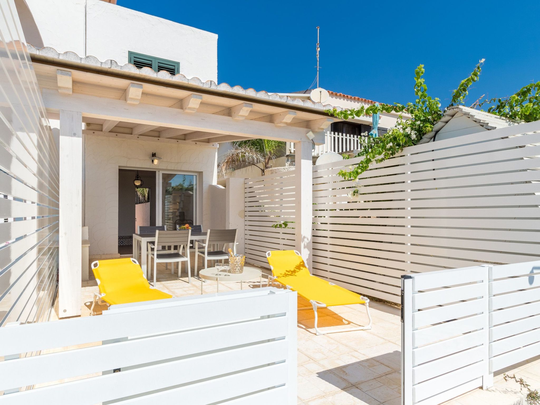 Amarillis, Wohnung am Strand-Binnen