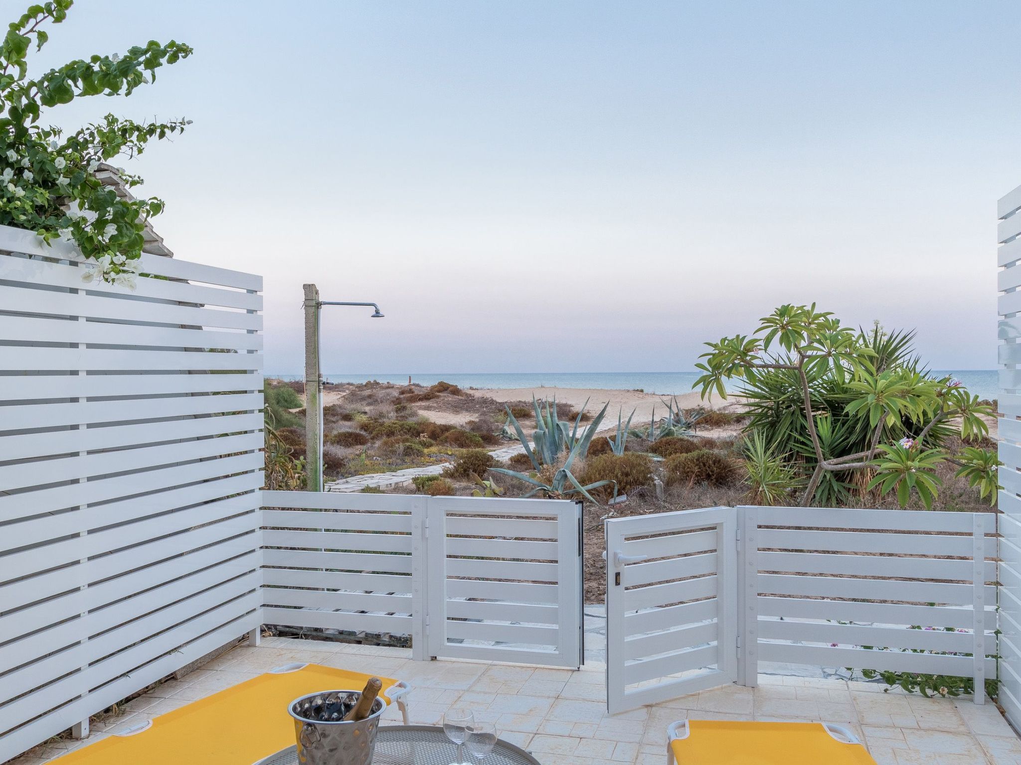 Amarillis, Wohnung am Strand-Binnen