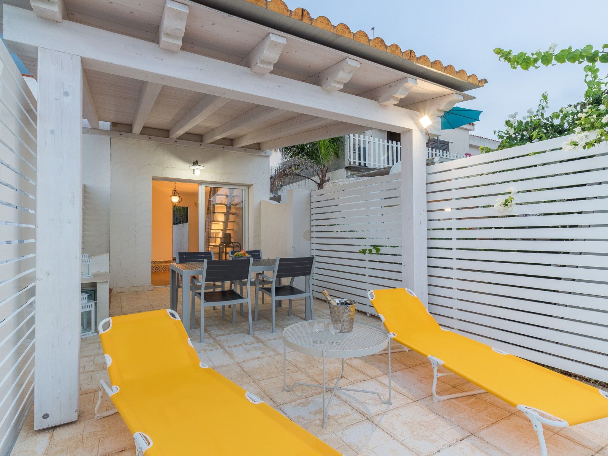 Amarillis, Wohnung am Strand-Binnen