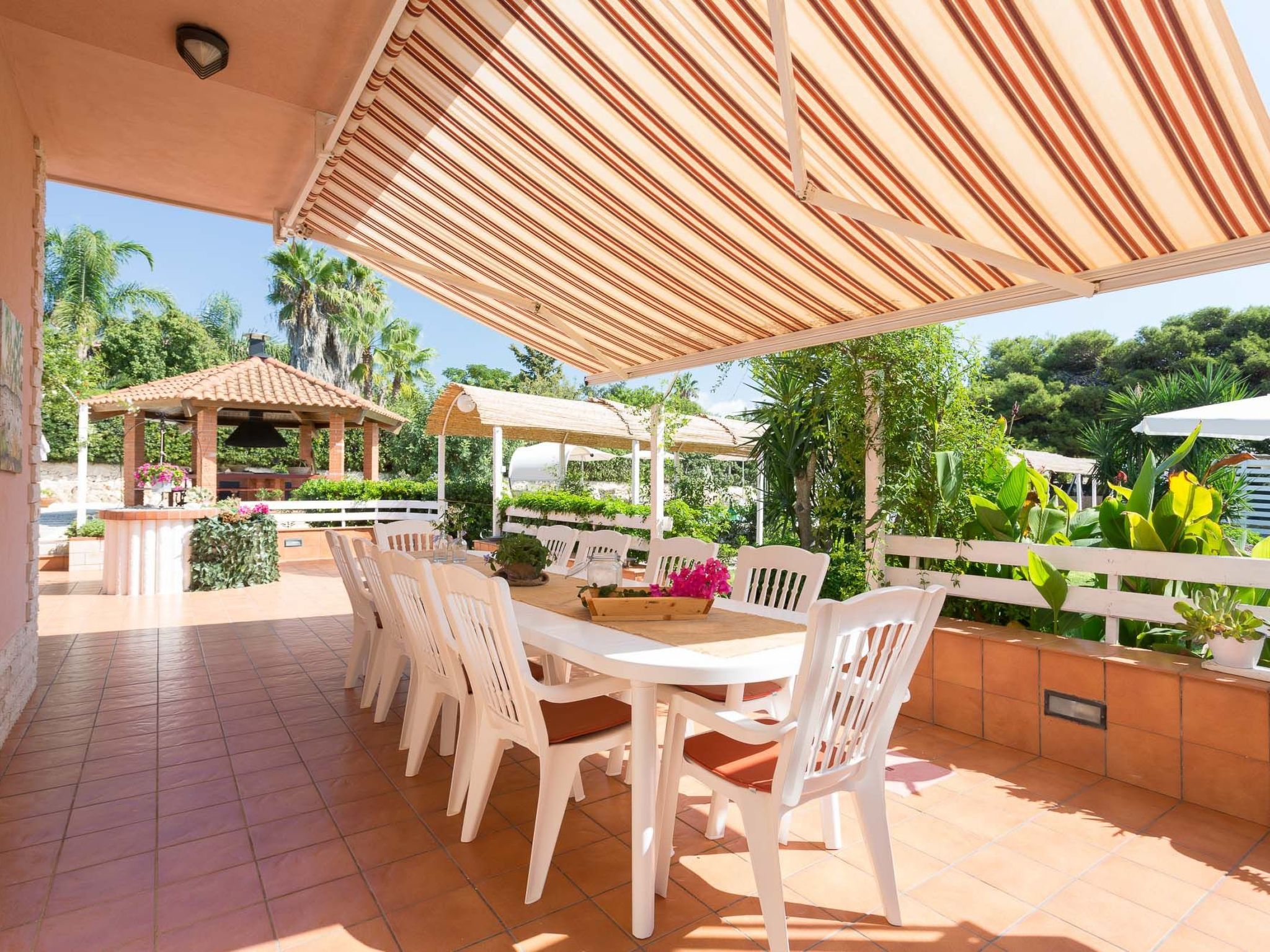 Angenehmes Haus mit privatem Pool-Binnen