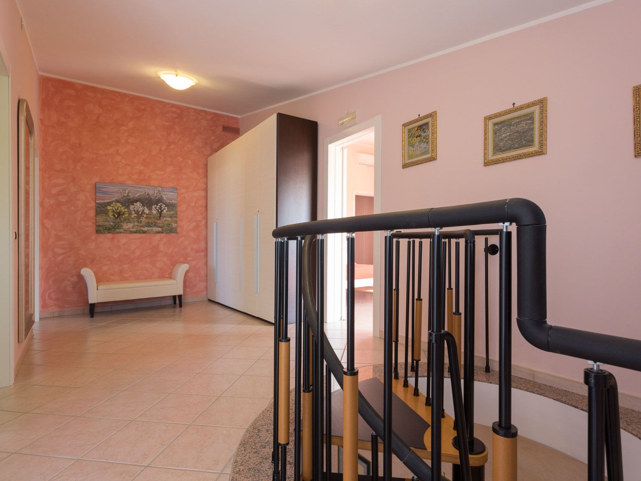 Angenehmes Haus mit privatem Pool-Binnen