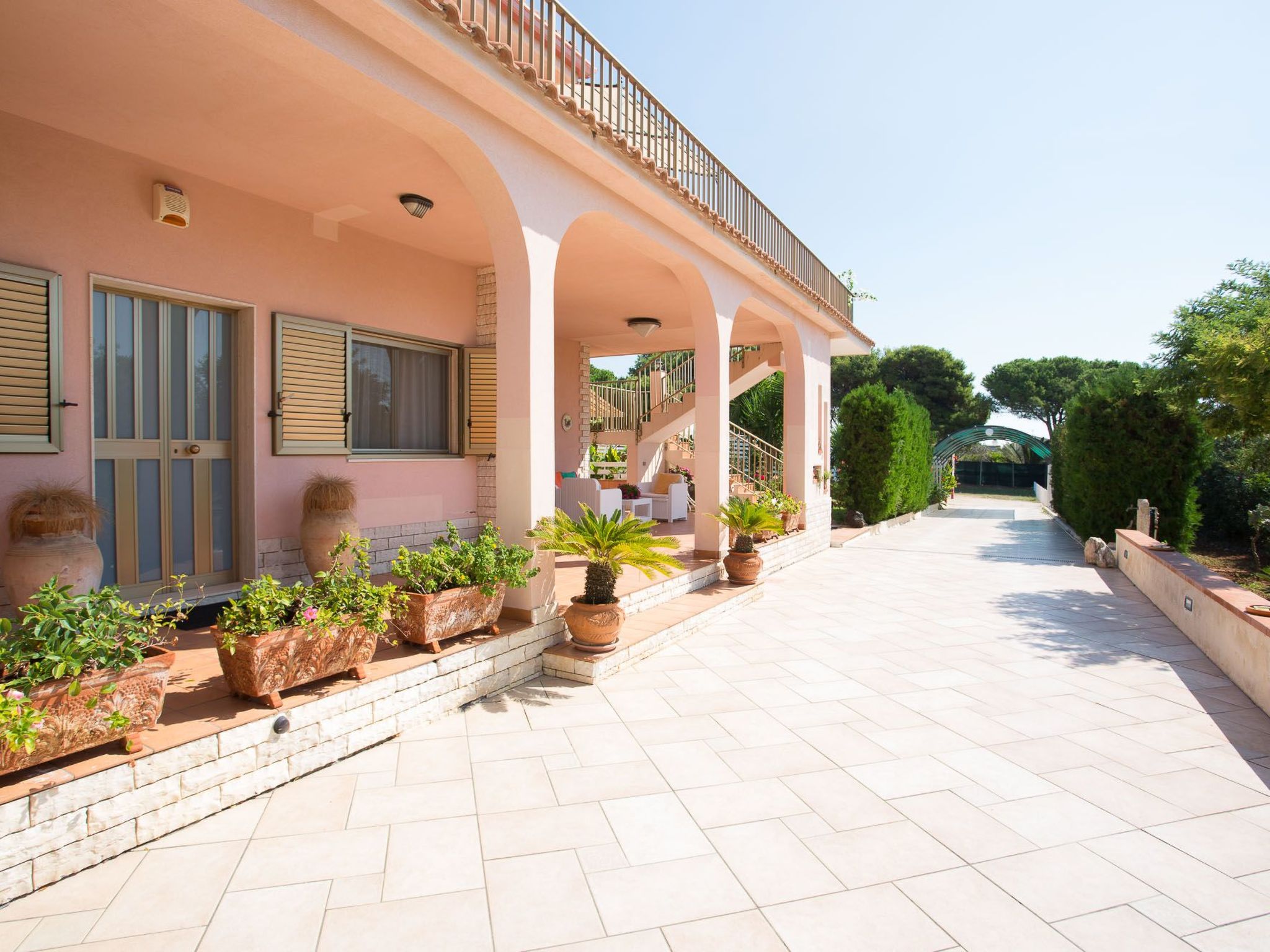 Angenehmes Haus mit privatem Pool-Binnen