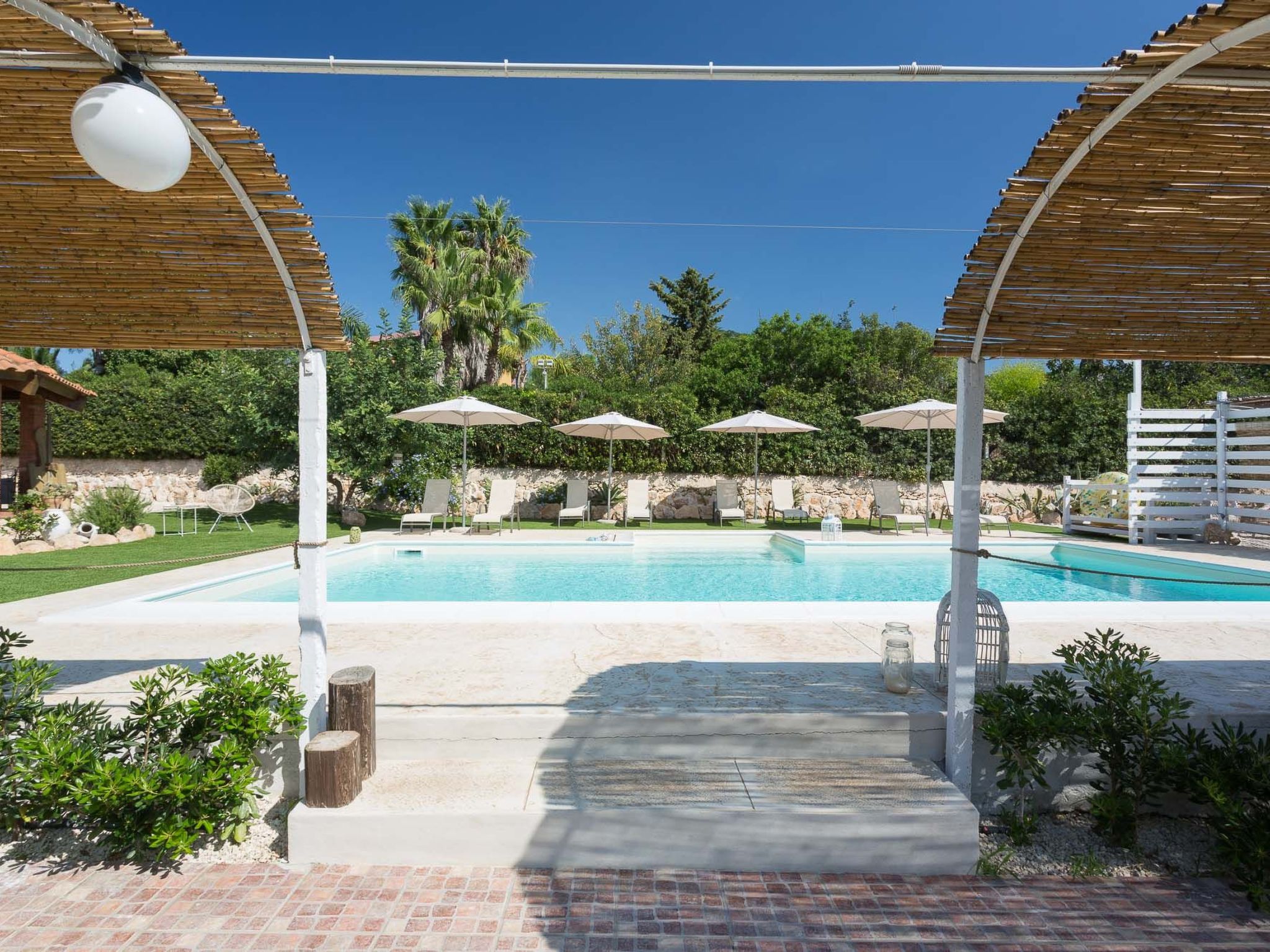 Angenehmes Haus mit privatem Pool-Binnen