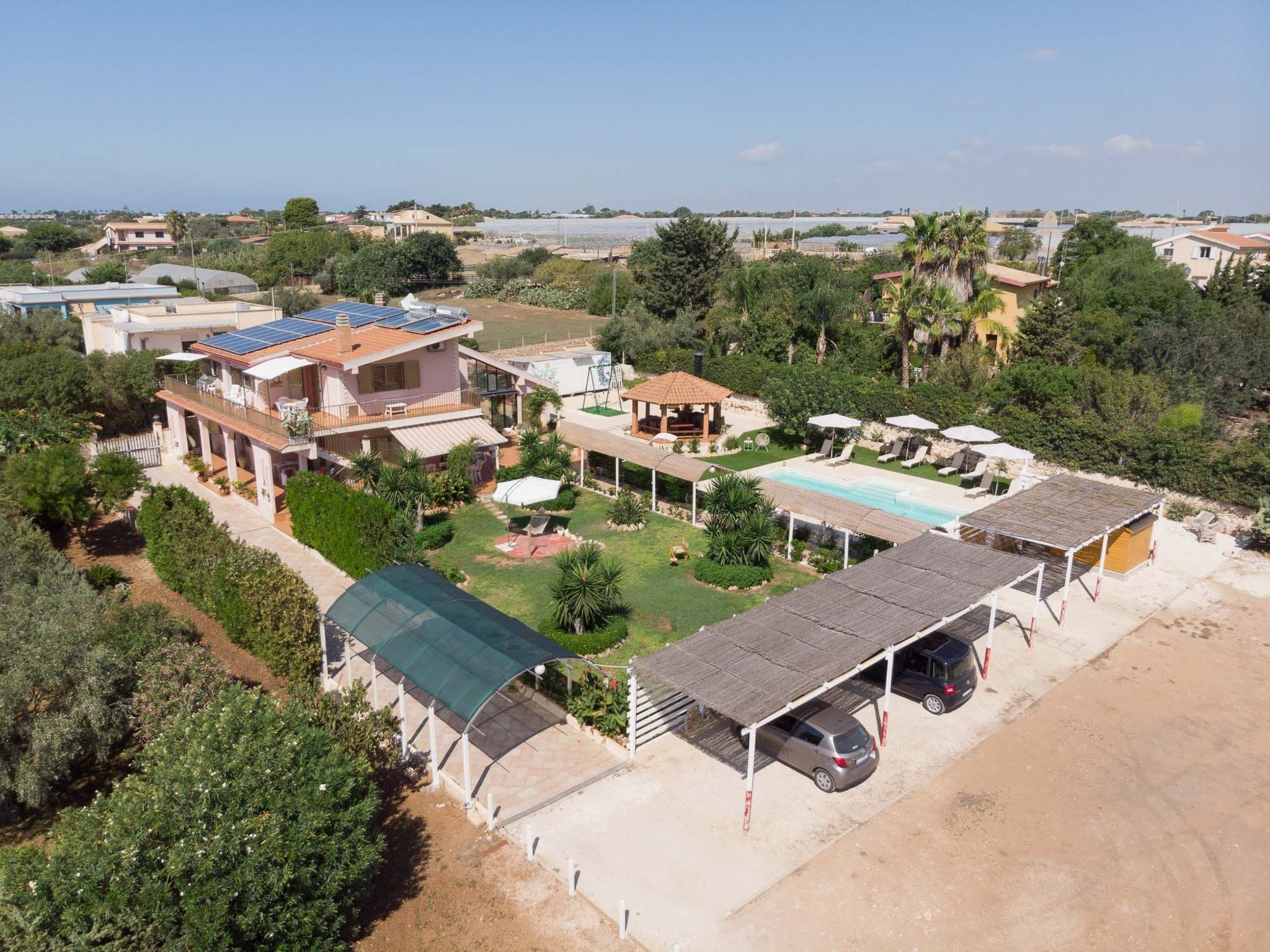 Angenehmes Haus mit privatem Pool-Binnen