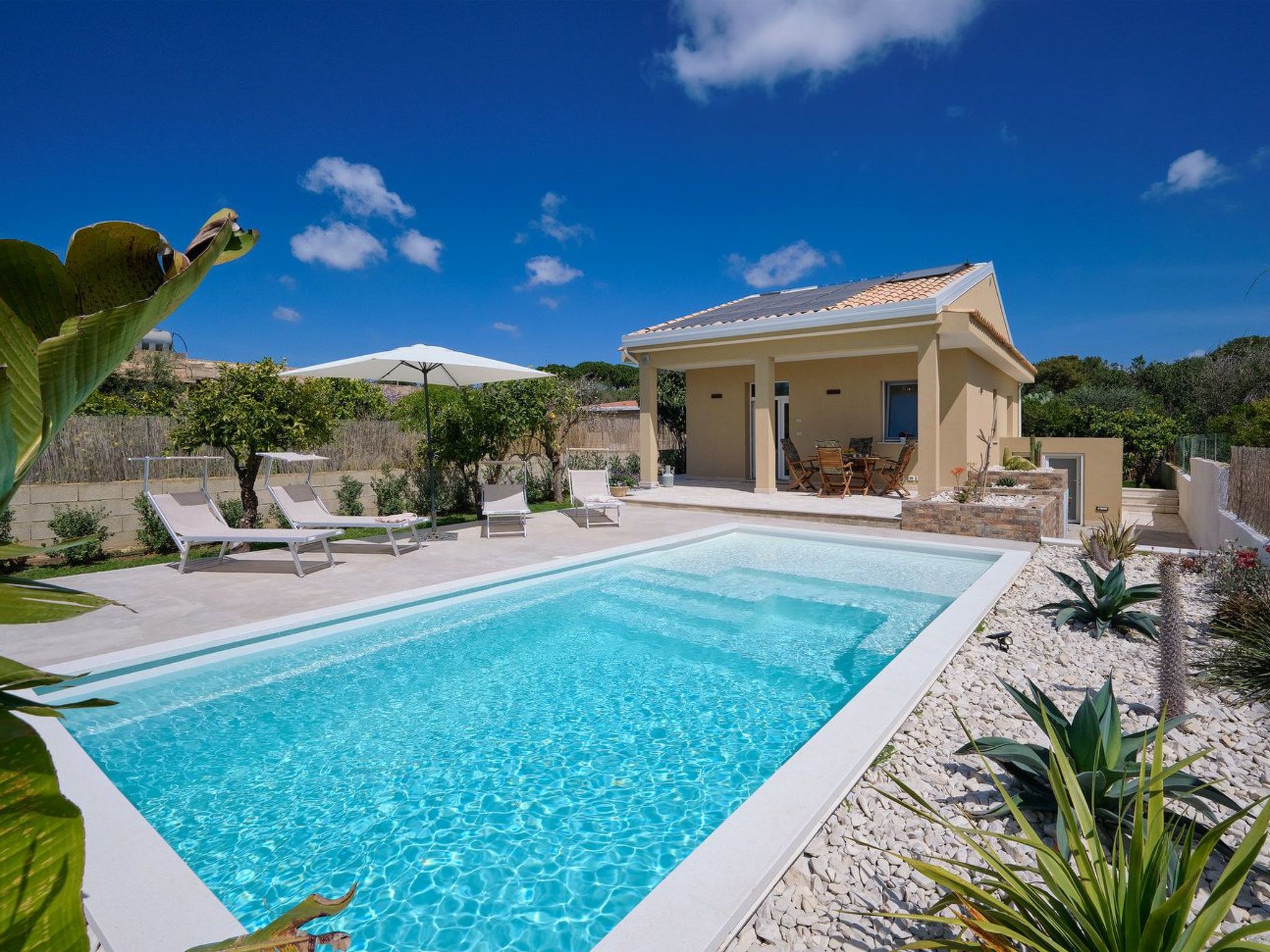 Villa Teti, mit Schwimmbad und in der Nähe des Strandes-Inside