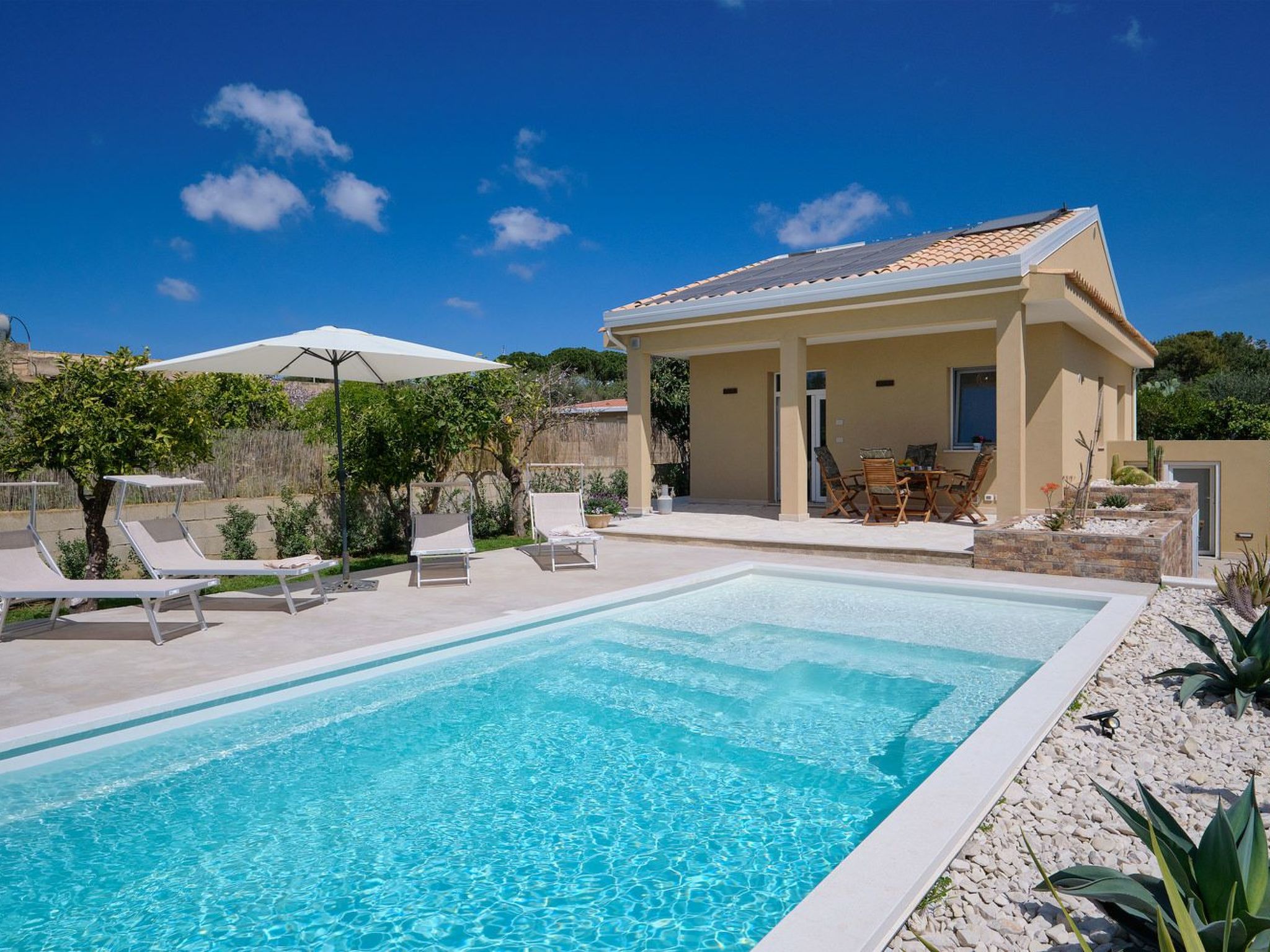 Villa Teti, mit Schwimmbad und in der Nähe des Strandes-Inside