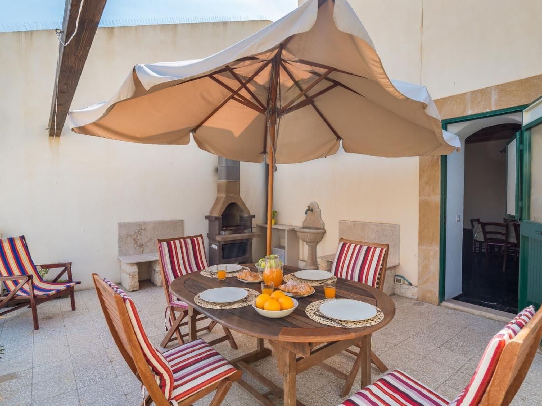 Agamennone, Wohnung 20 Meter vom Meer entfernt mit einer möblierten Terrasse.-Inside