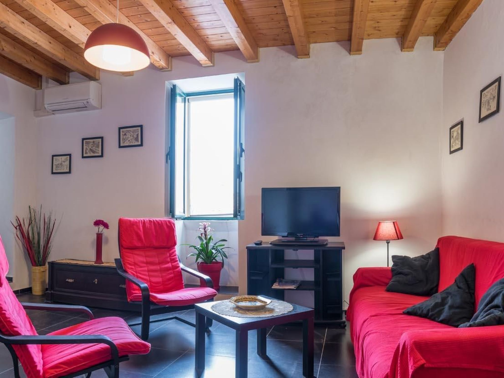 Agamennone, Wohnung 20 Meter vom Meer entfernt mit einer möblierten Terrasse.-Inside