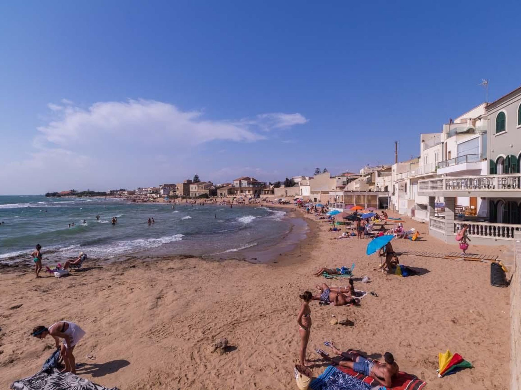 Agamennone, Wohnung 20 Meter vom Meer entfernt mit einer möblierten Terrasse.-Inside