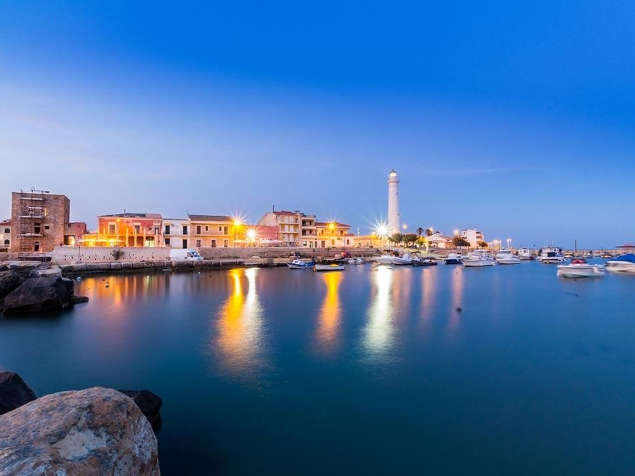 Agamennone, Wohnung 20 Meter vom Meer entfernt mit einer möblierten Terrasse.-Inside