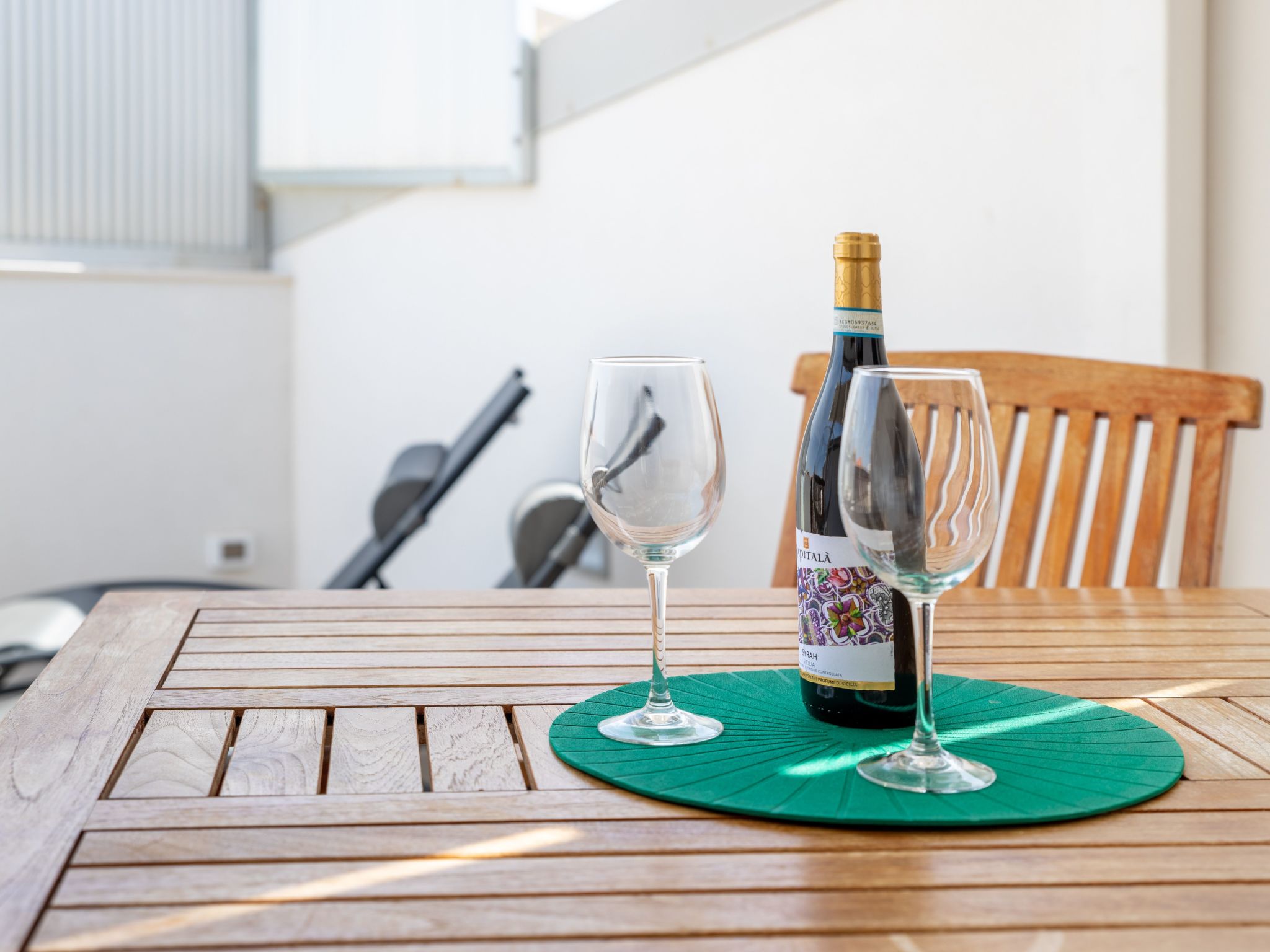Charmantes Dachgeschoss mit Terrasse mit Blick auf die Landschaft.-Dedans