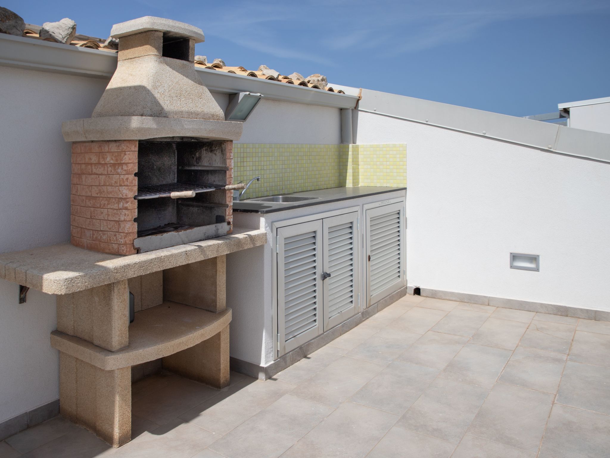 Charmantes Dachgeschoss mit Terrasse mit Blick auf die Landschaft.-Dedans