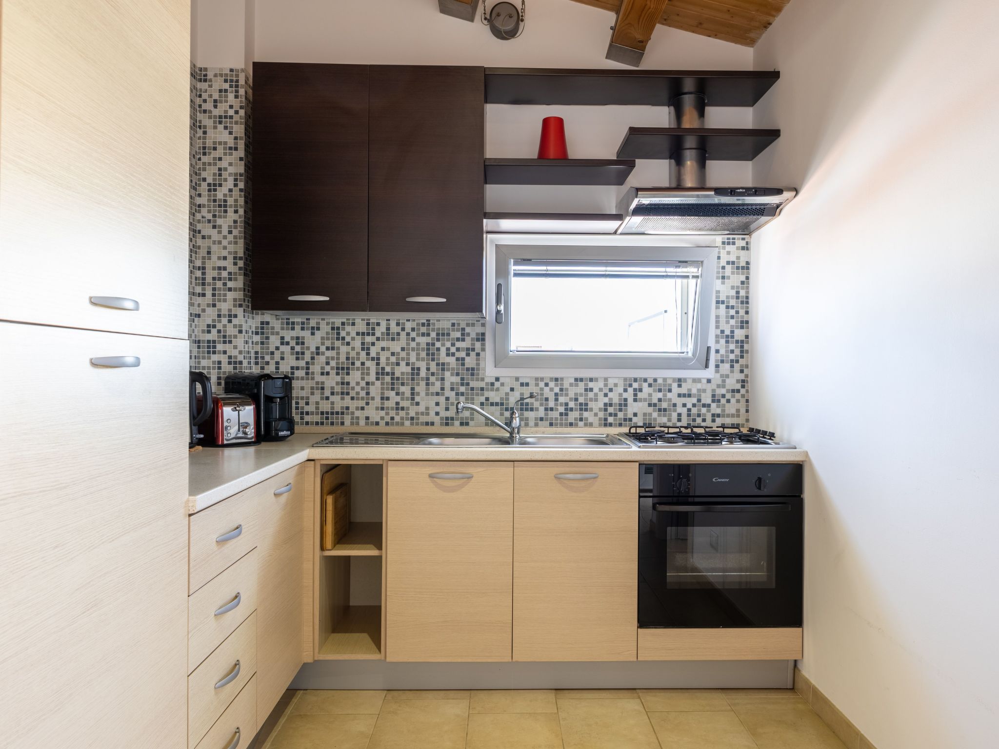 Charmantes Dachgeschoss mit Terrasse mit Blick auf die Landschaft.-Dedans