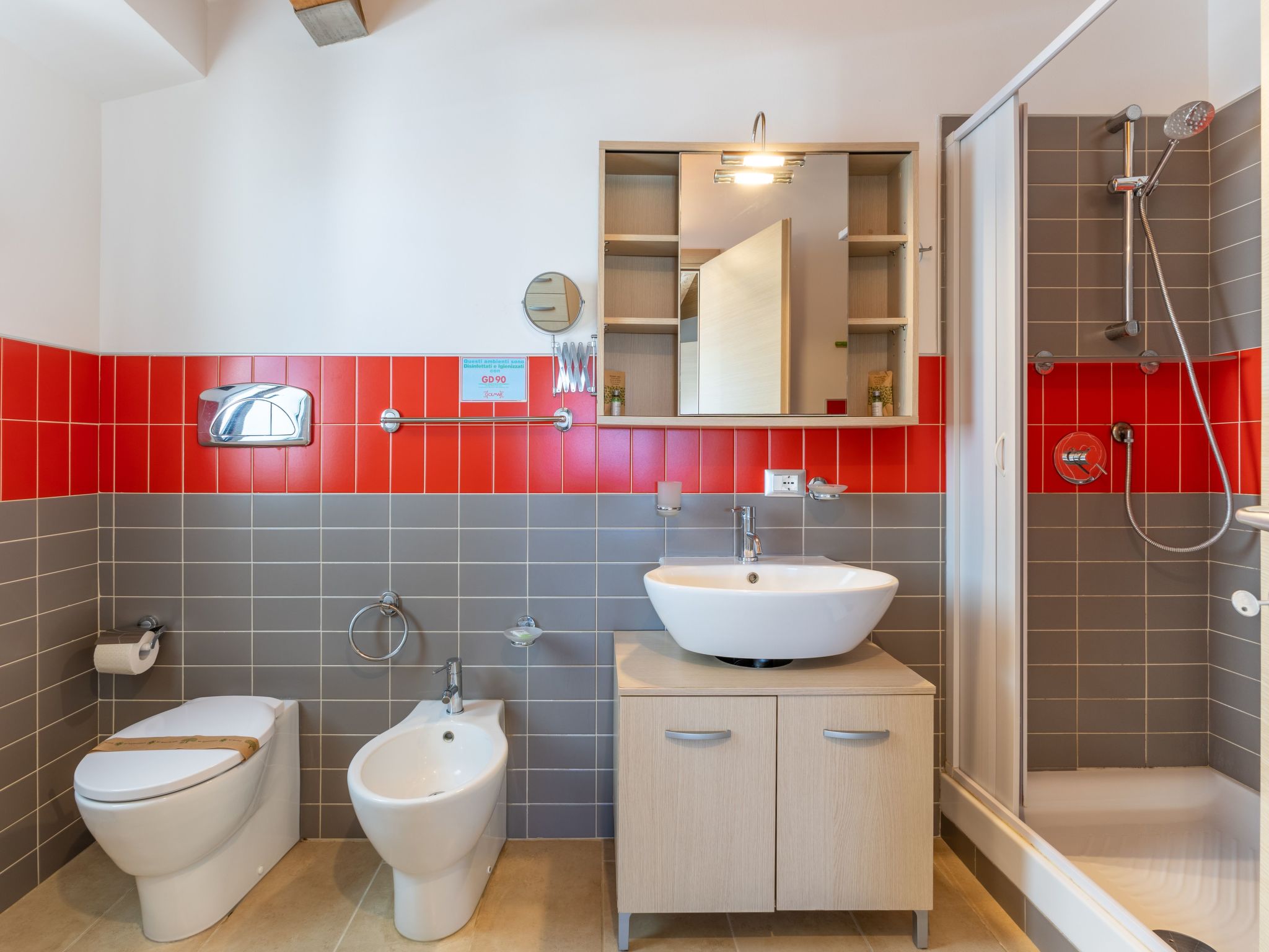 Charmantes Dachgeschoss mit Terrasse mit Blick auf die Landschaft.-Dedans