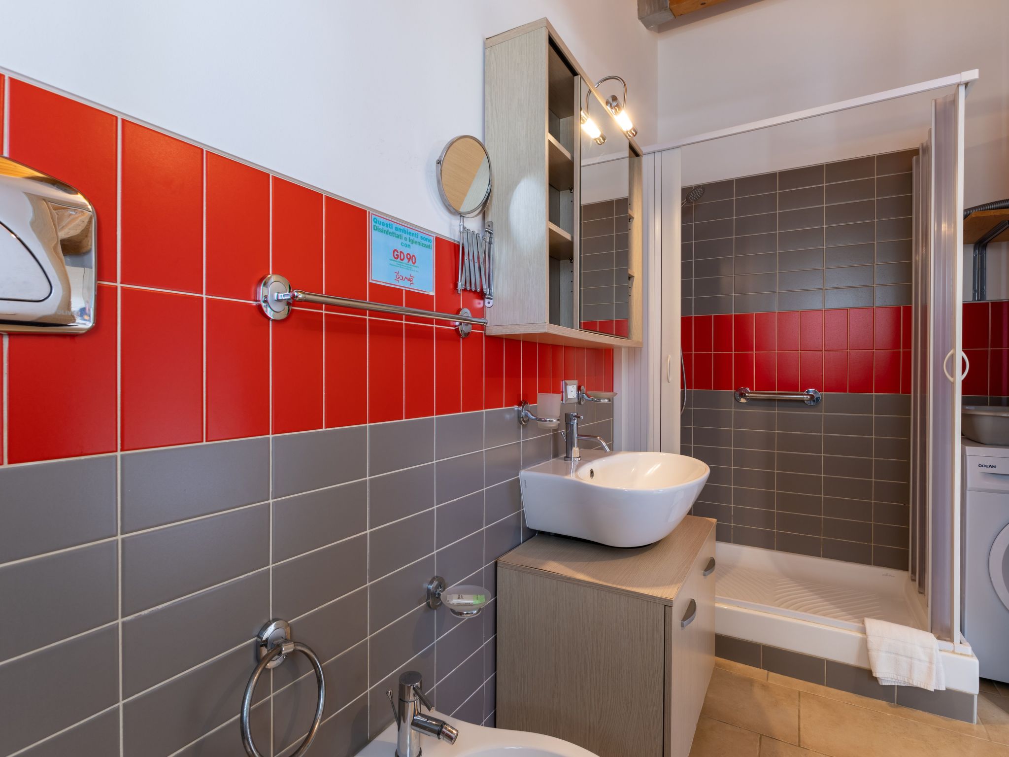 Charmantes Dachgeschoss mit Terrasse mit Blick auf die Landschaft.-Dedans