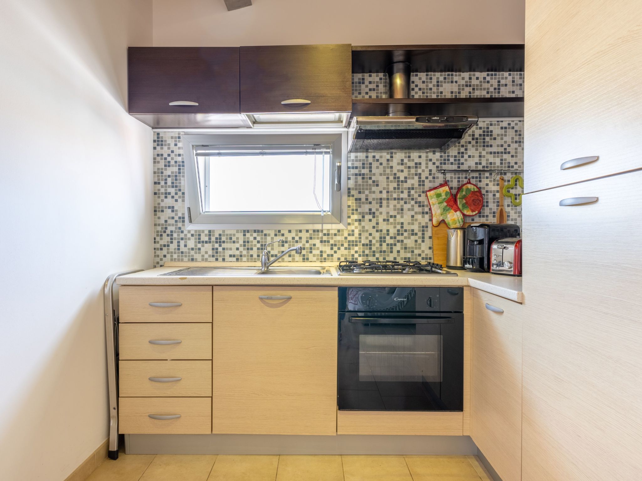 Charmantes Zimmer im Dachgeschoss mit Terrasse mit Meerblick.-Binnen